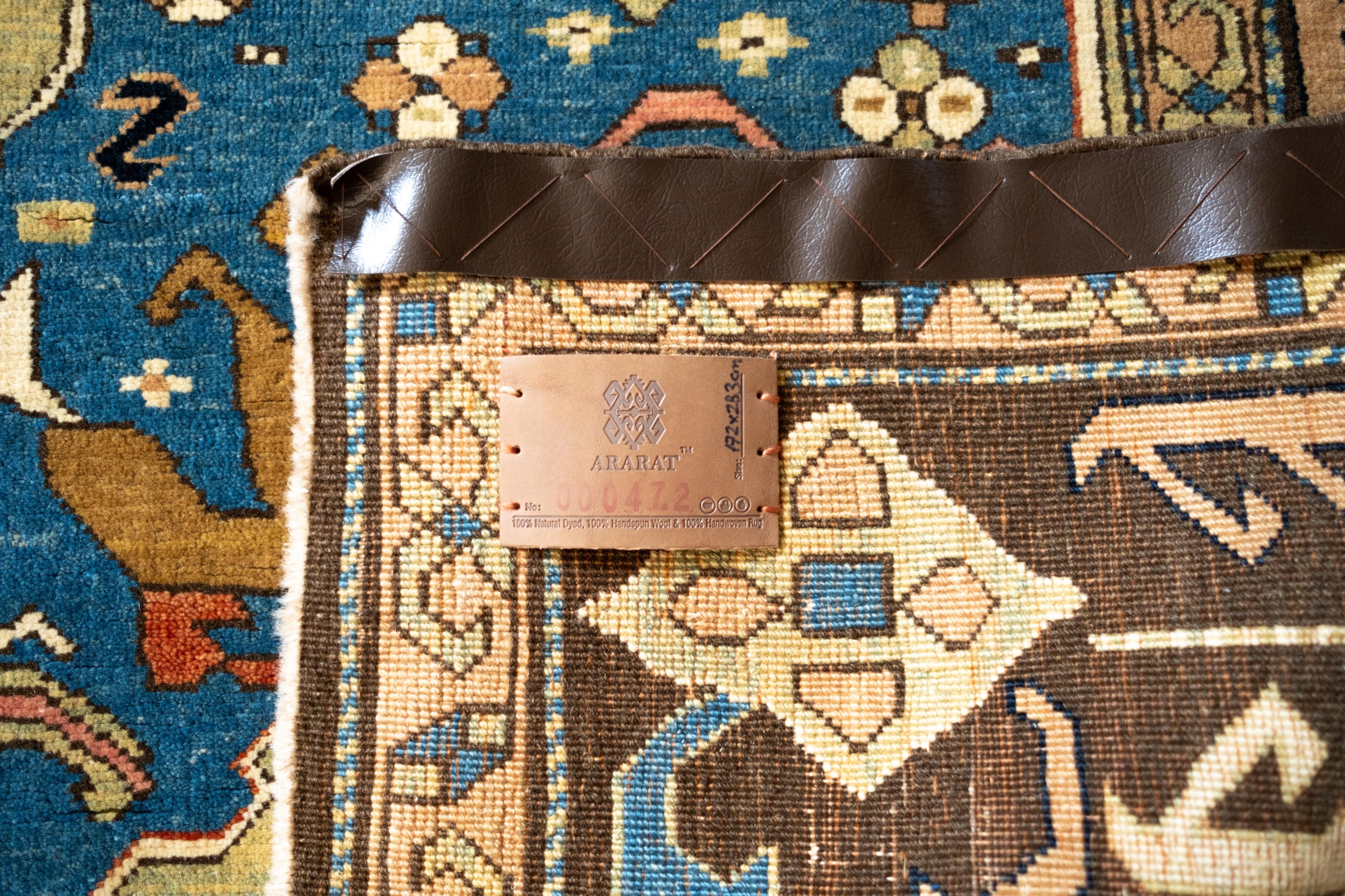 Ararat Rugs Alfombra Dragón, alfombra antigua de museo del Cáucaso, teñida al natural Teñido con vegetales en venta