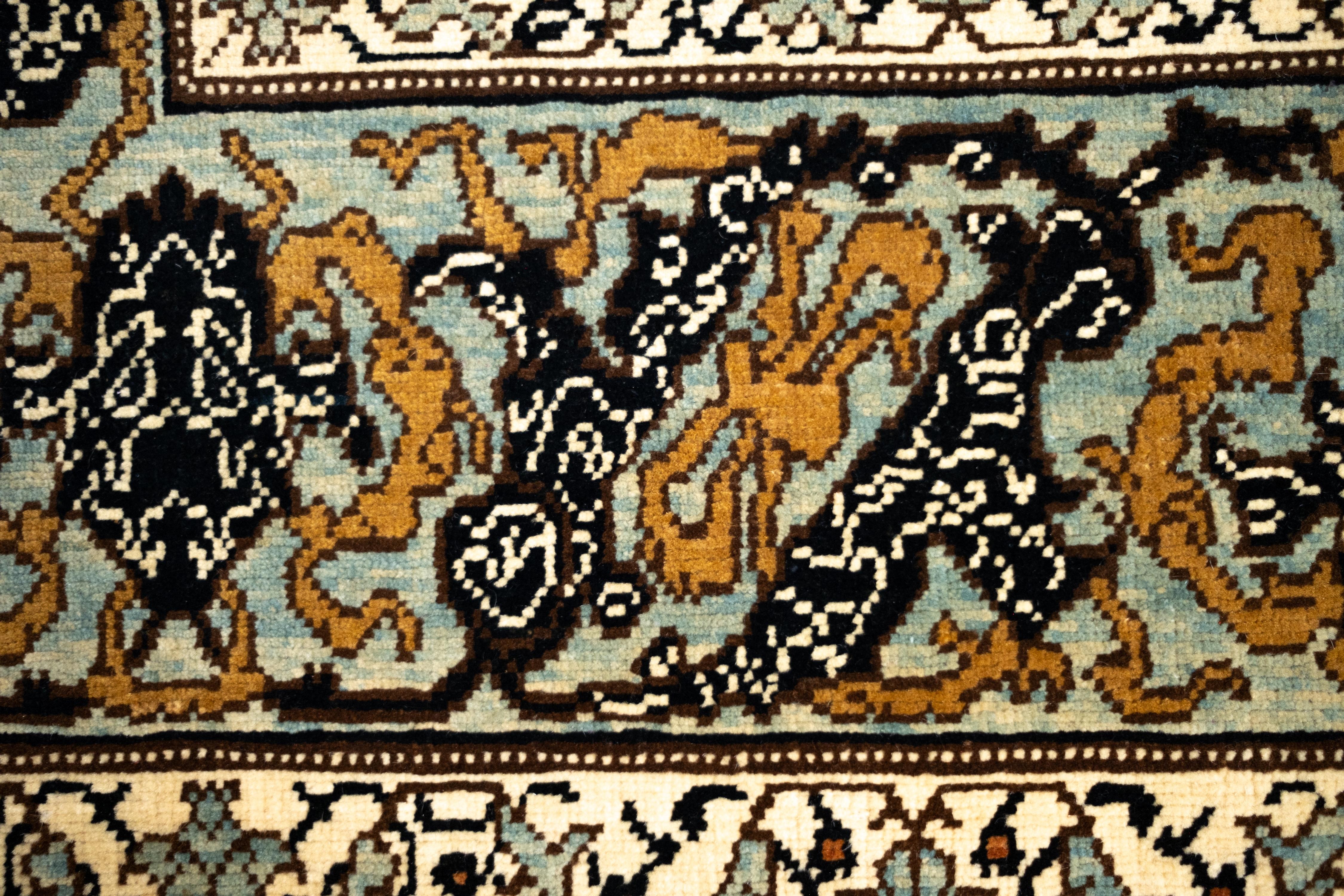Ararat Rugs Alfombra Gerous Arabesque, Alfombra Persa Antigua, Teñido Natural Teñido con vegetales en venta