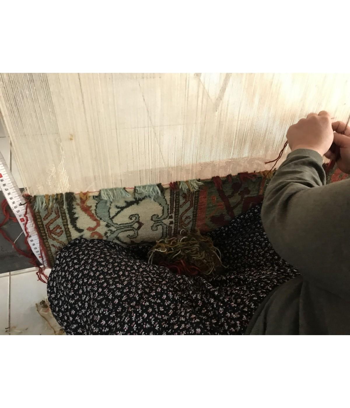 Ararat-Teppich Gerous Arabesque, antiker Teppich im persischen Revival-Stil, natürlich gefärbt (Wolle) im Angebot