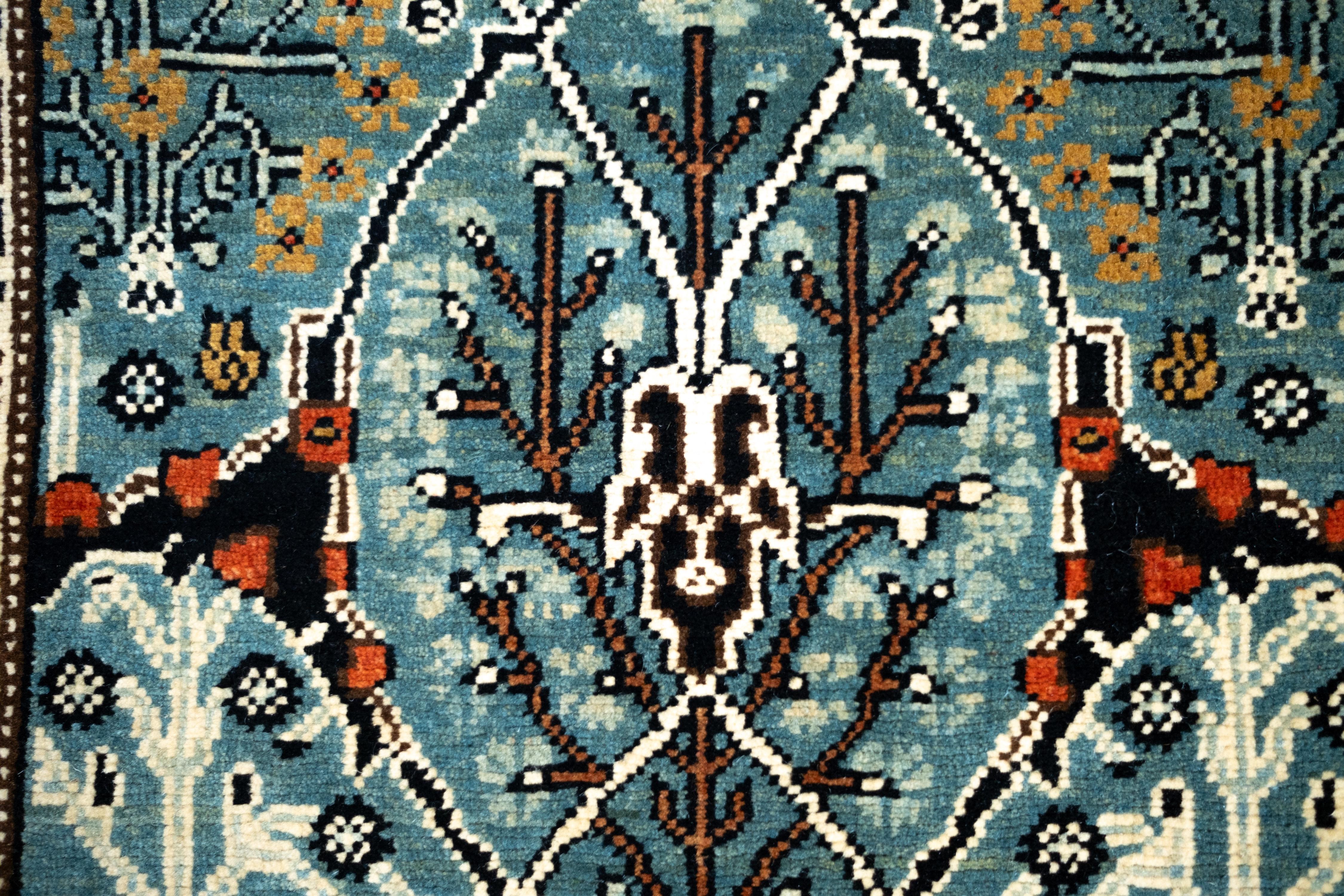 Ararat Rugs Alfombra Gerous Arabesque, Alfombra Persa Antigua, Teñido Natural Siglo XXI y contemporáneo en venta