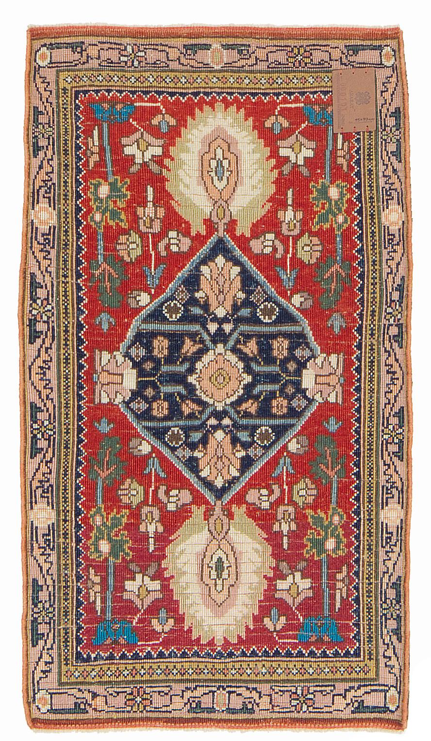 The most dramatic of the Gerous ( Garrus, Gerus, Garus ) carpets are those with an “asymmetric” design. Only a section of the original is shown, in the same way, many Lotto carpets were woven. It is difficult to guess the size of these carpets from