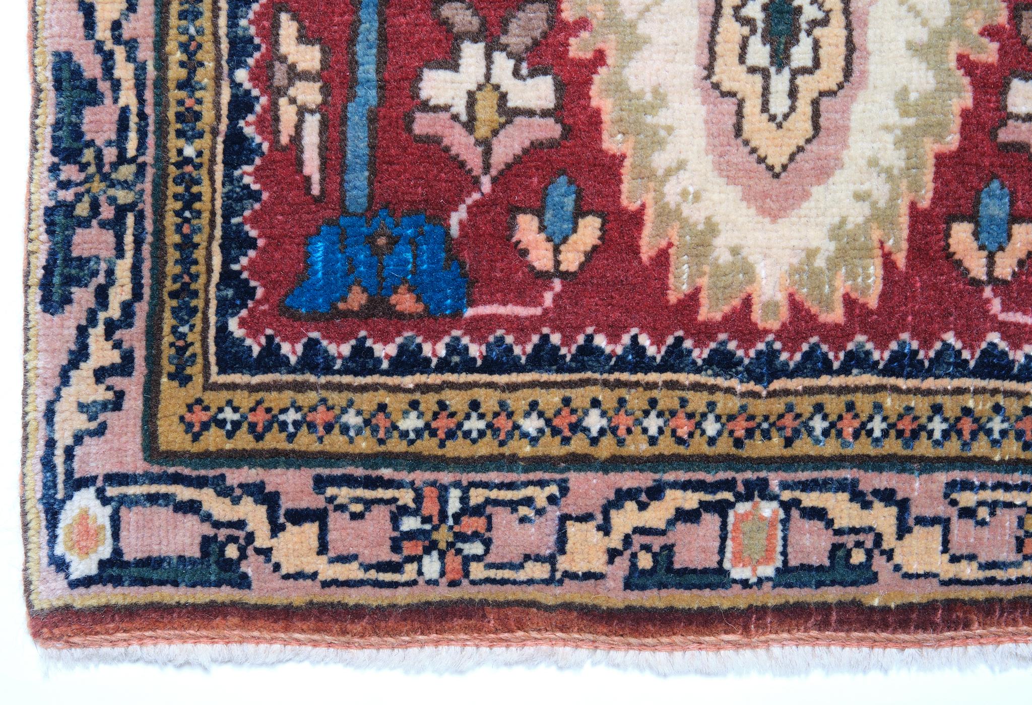 Turkish Ararat Rugs Gerous Bidjar Wagireh Medallion Rug Revival Carpet Natural Dyed For Sale