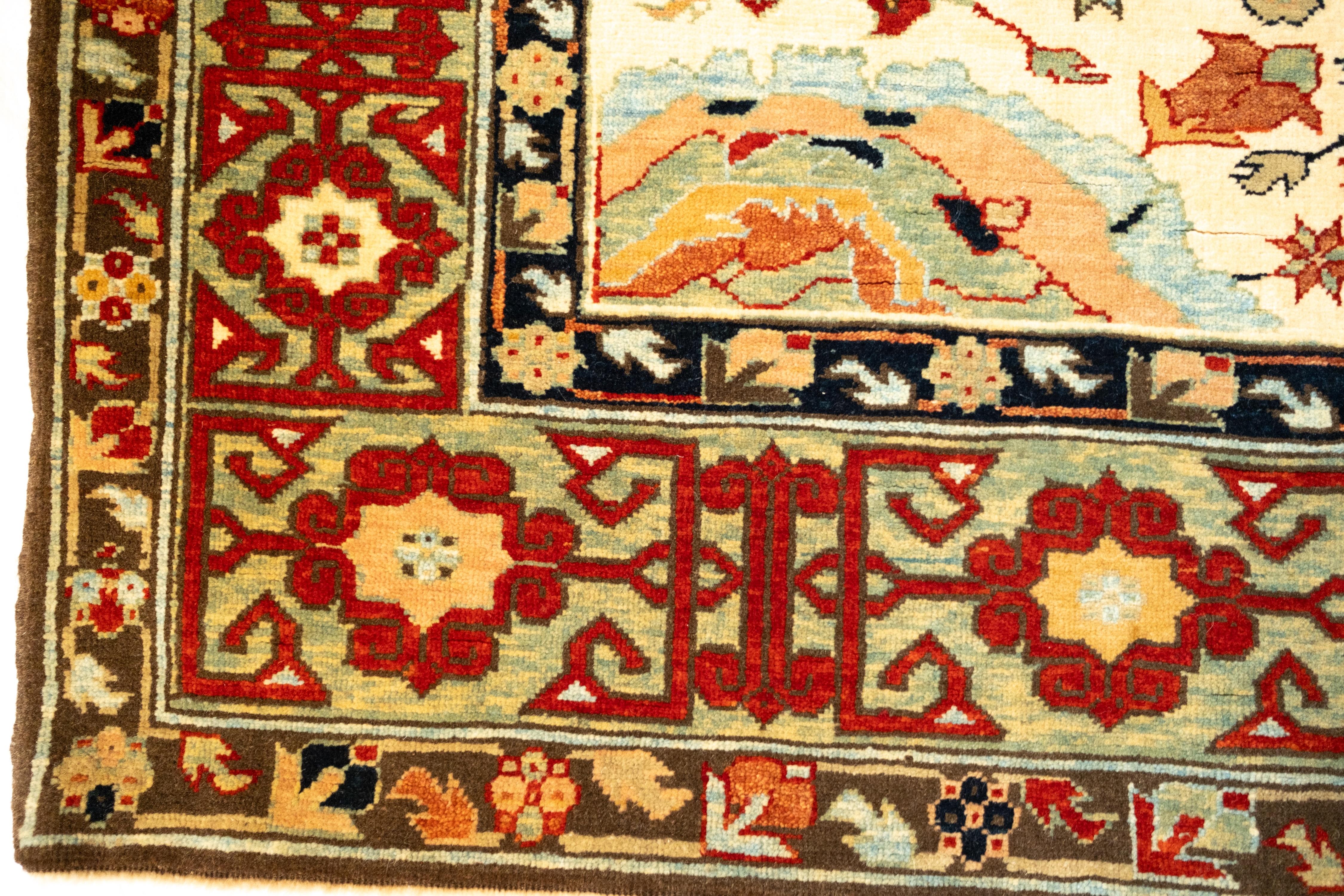Ararat Rugs Harshang Design mit kufischer Bordüre Teppich Revival Teppich, natürlich gefärbt (Pflanzlich gefärbt) im Angebot