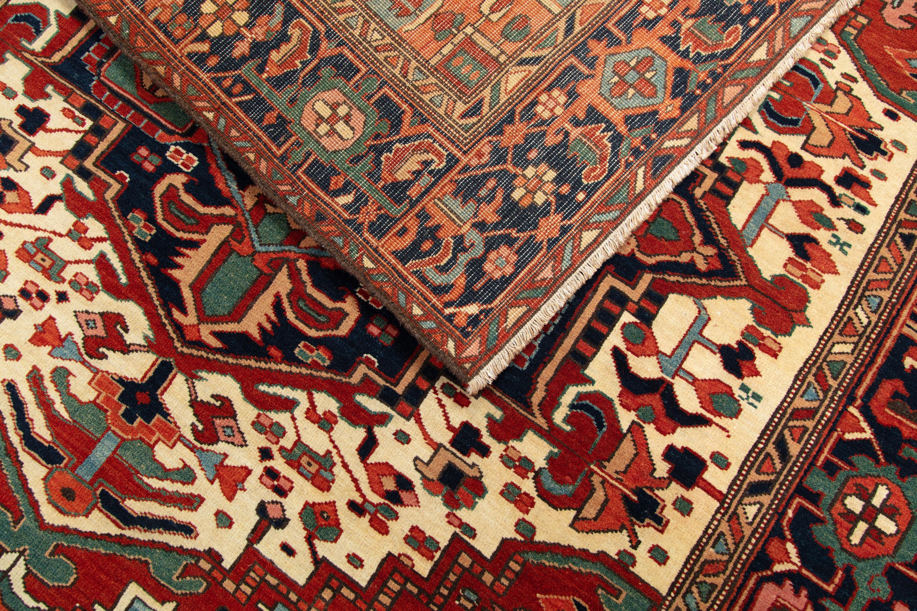 Ararat Rugs Heriz Medaillon Teppich 19. Jahrhundert Persisch Wiedergeburt Teppich natürlich gefärbt (Türkisch) im Angebot