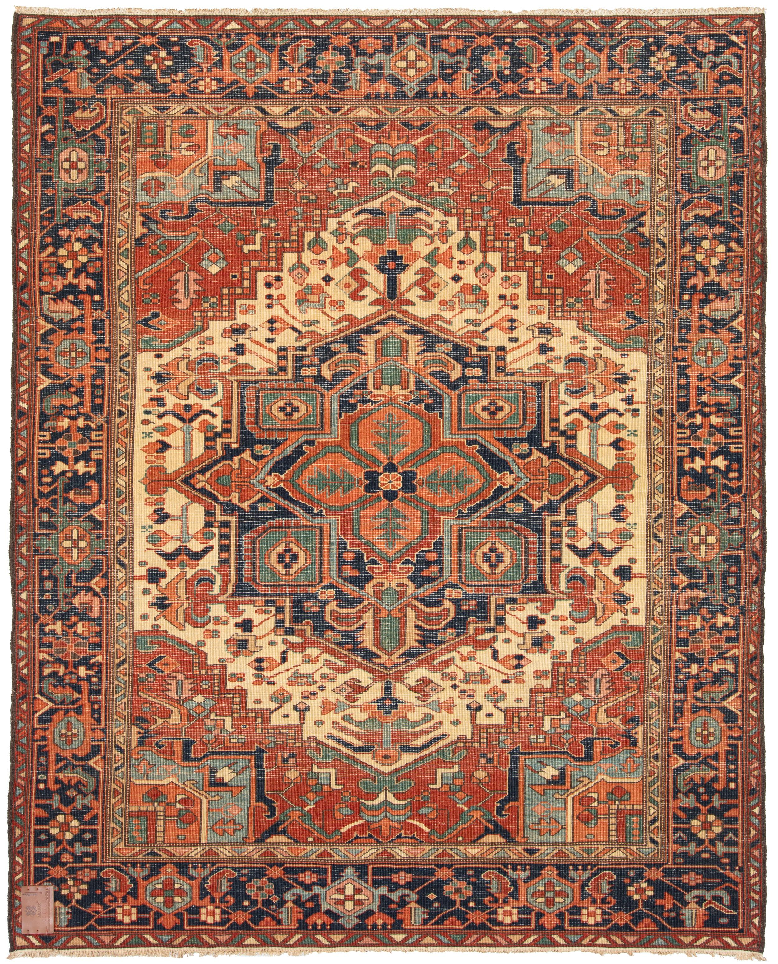 Ararat Rugs Heriz Medaillon Teppich 19. Jahrhundert Persisch Wiedergeburt Teppich natürlich gefärbt (Pflanzlich gefärbt) im Angebot