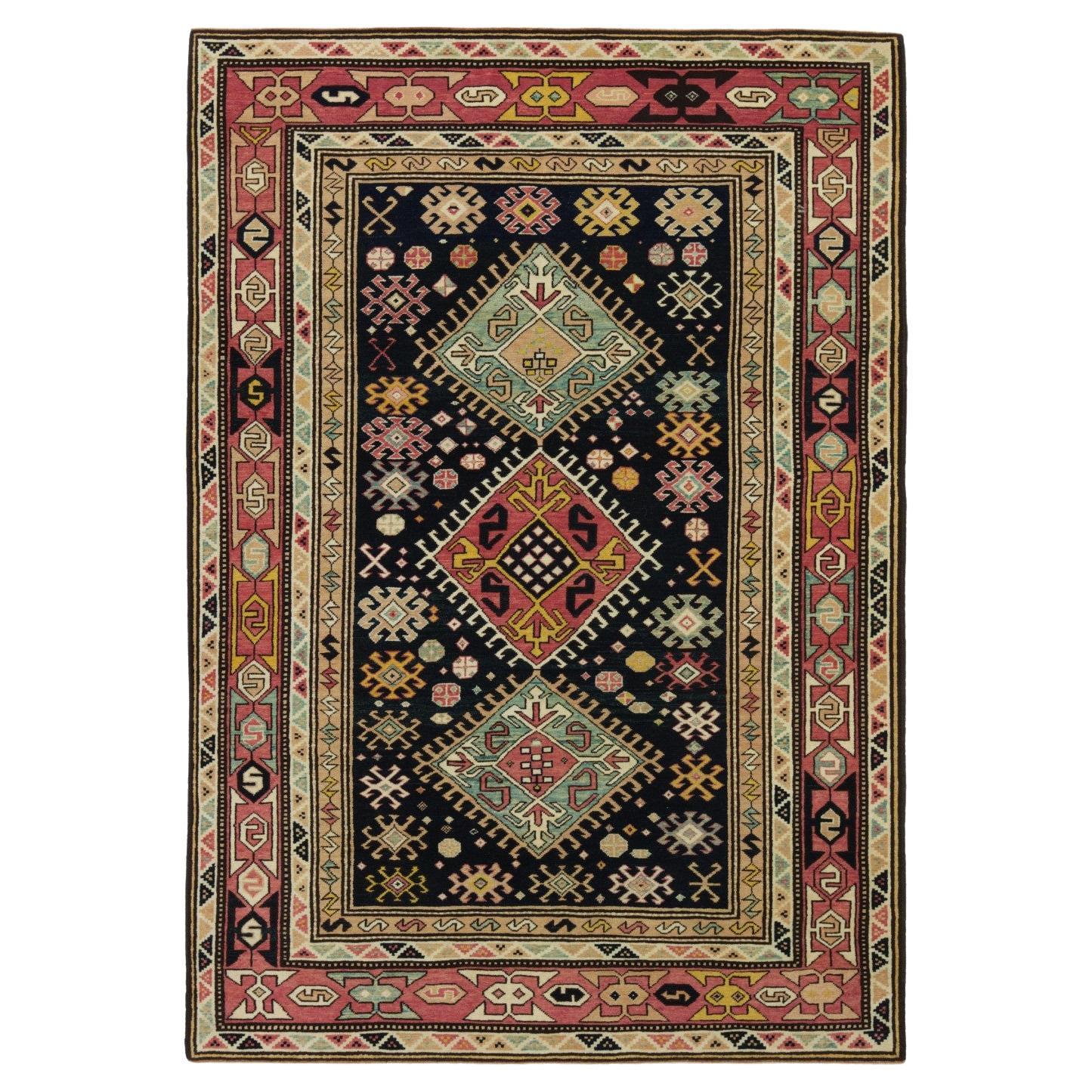 Ararat Rugs Tapis Kazak avec médaillons crochetés, tapis caucasien, teinture naturelle