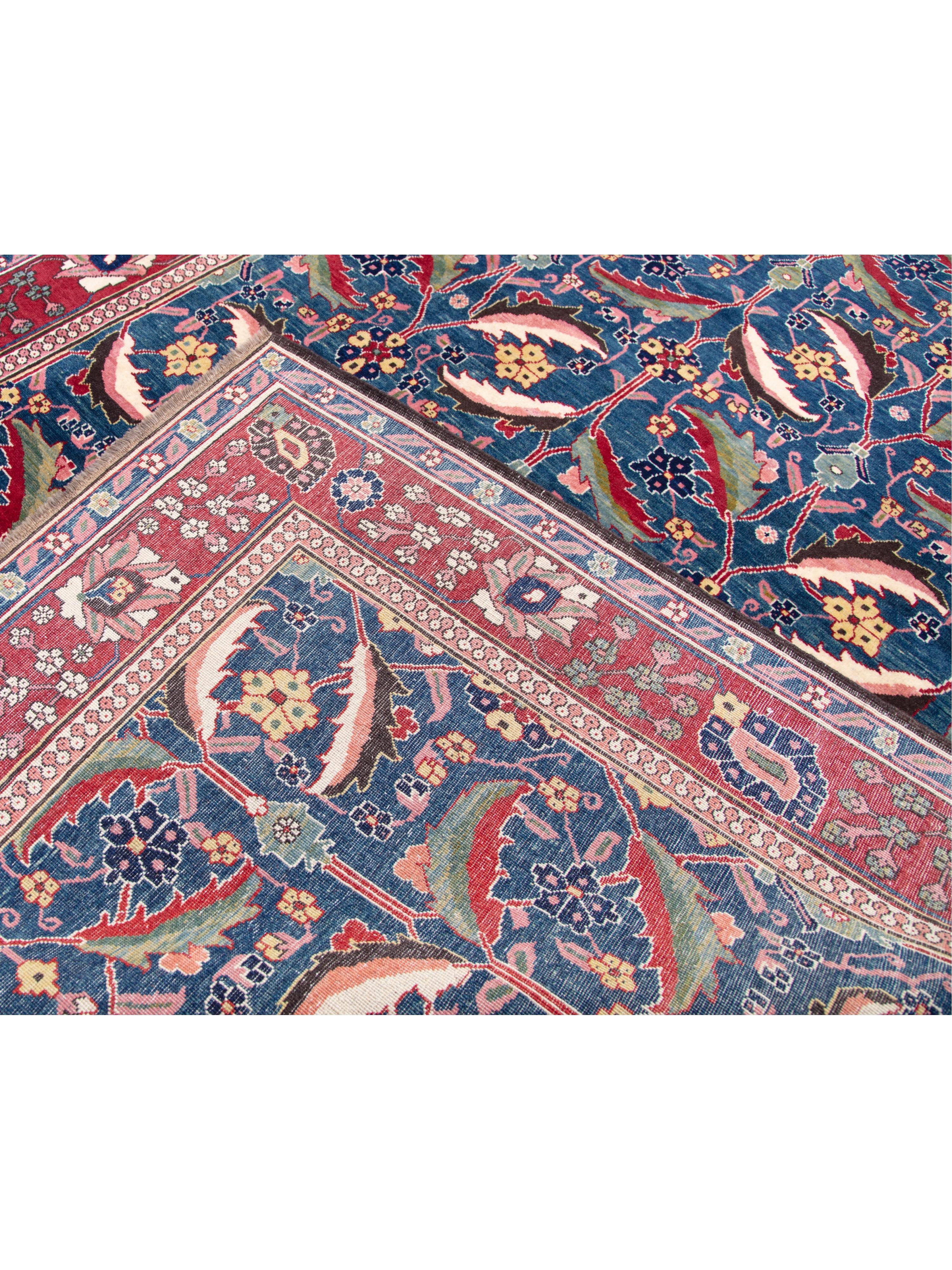 Ararat Rugs Kerman Vase Teppich aus der Alice de Rothschild Collection Natural Dyed (Türkisch) im Angebot