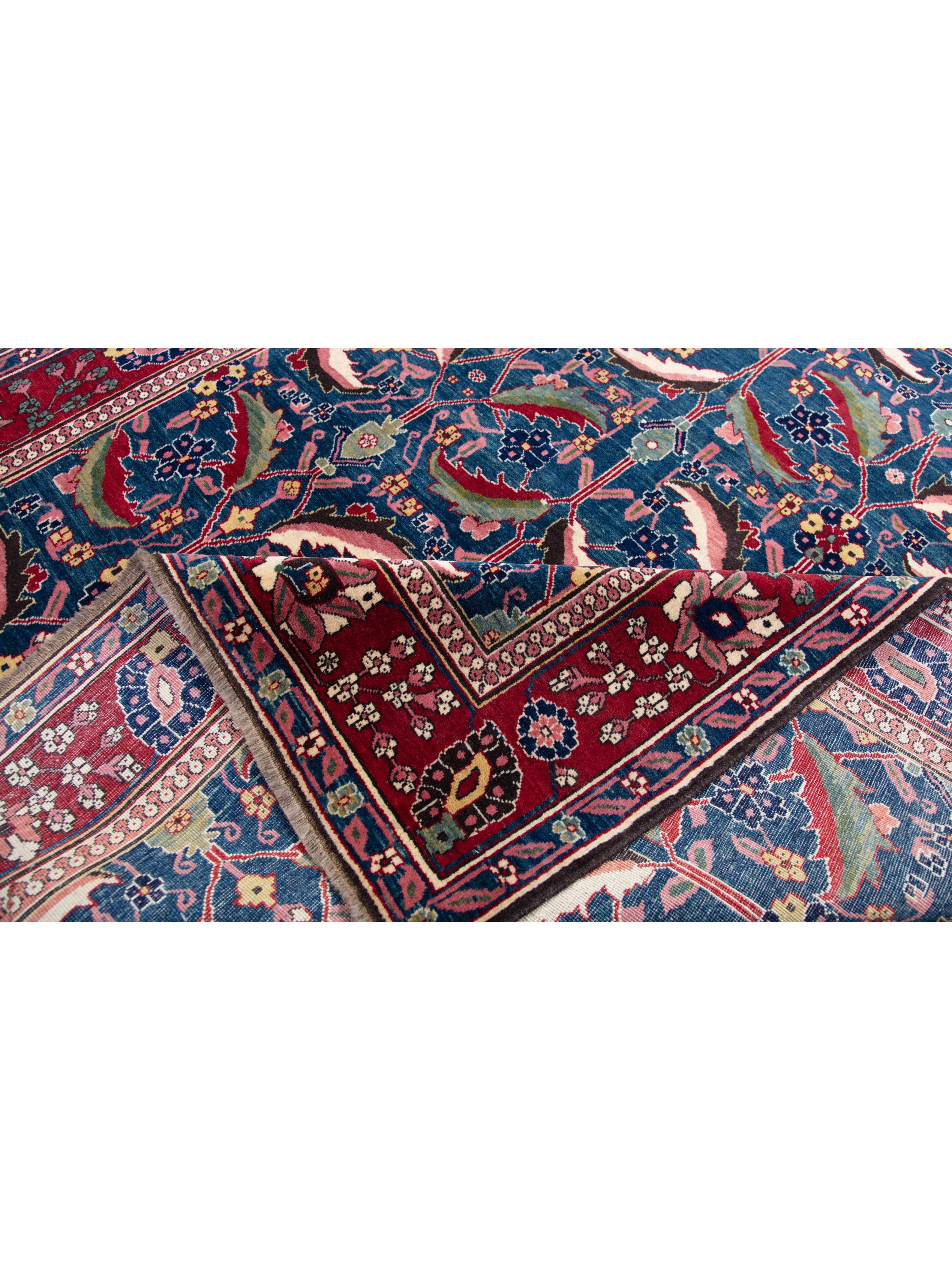 Ararat Rugs Kerman Vase Teppich aus der Alice de Rothschild Collection Natural Dyed (Pflanzlich gefärbt) im Angebot
