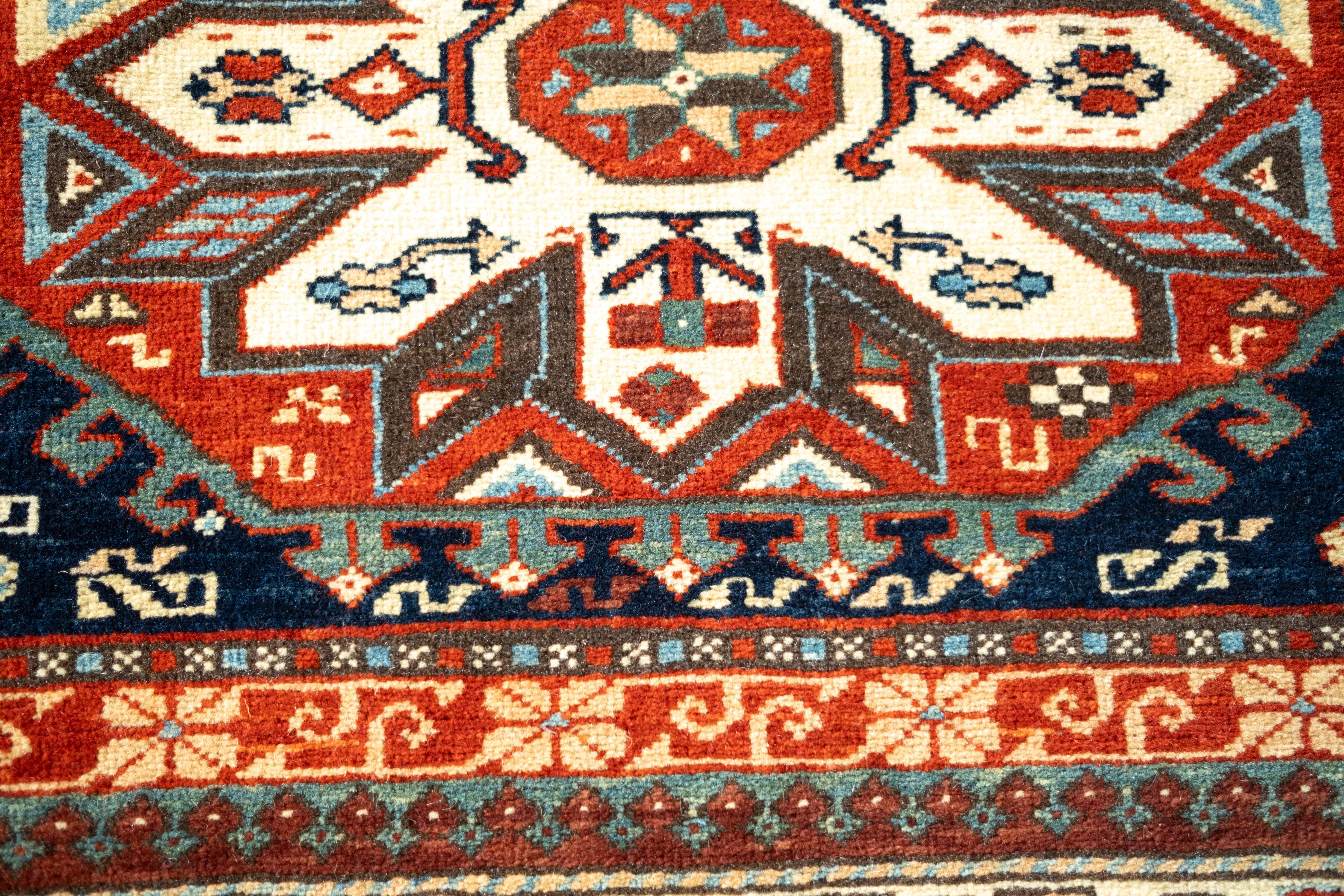 Ararat Rugs Tappeto Kuba con medaglioni ottagonali Tappeto caucasico a tintura naturale In condizioni Nuovo in vendita a Tokyo, JP