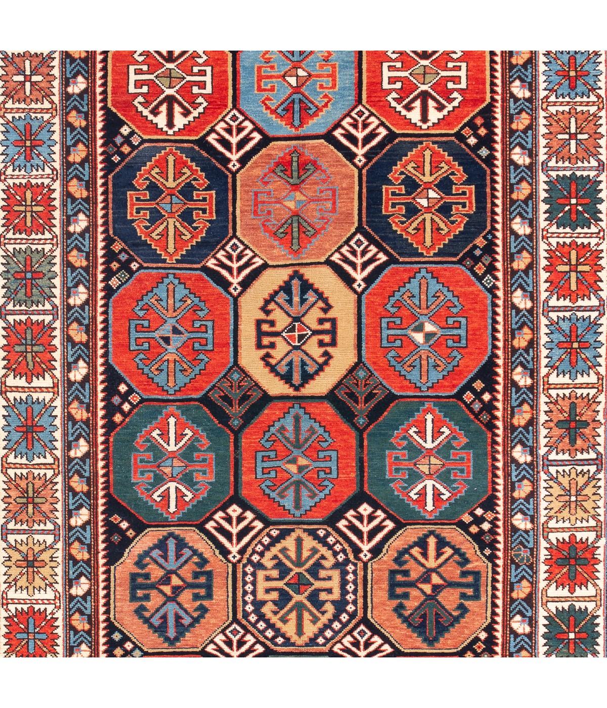 Teinture végétale Tapis Kuba Ararat avec octogones de style néo-caucasien du 19e siècle - teinture naturelle en vente