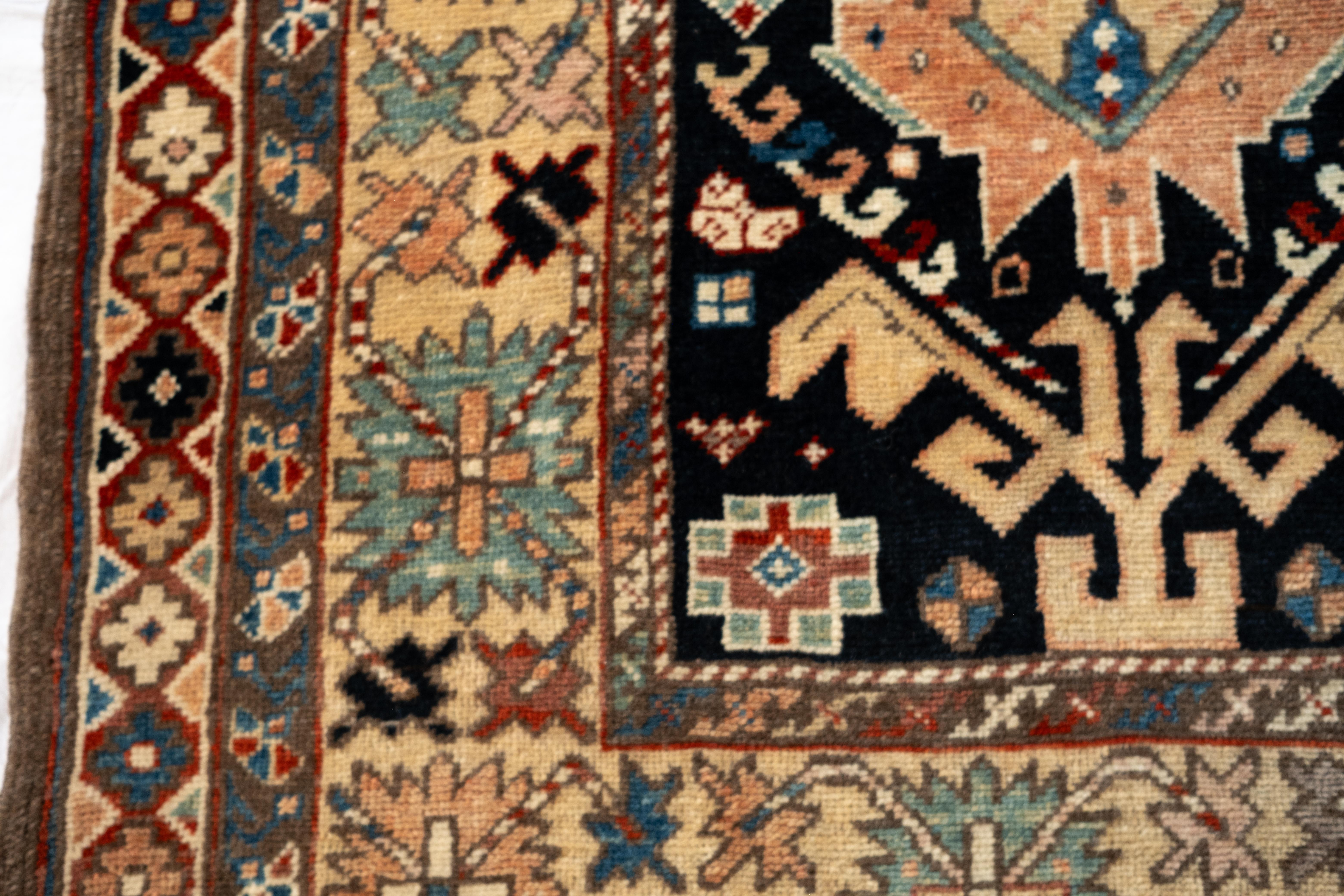 Ararat Rugs Kuba Teppich mit Palmetten Kaukasischer Teppich aus dem 19. Jh. Revival Teppich, natürlich gefärbt (21. Jahrhundert und zeitgenössisch) im Angebot