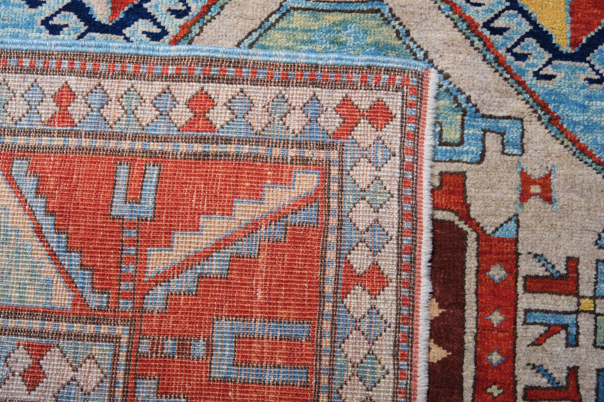 Ararat-Teppiche Lori Pambak Kazak Teppich - 19. Jahrhundert Kaukasisches Revival Teppich natürlich gefärbt (Türkisch) im Angebot