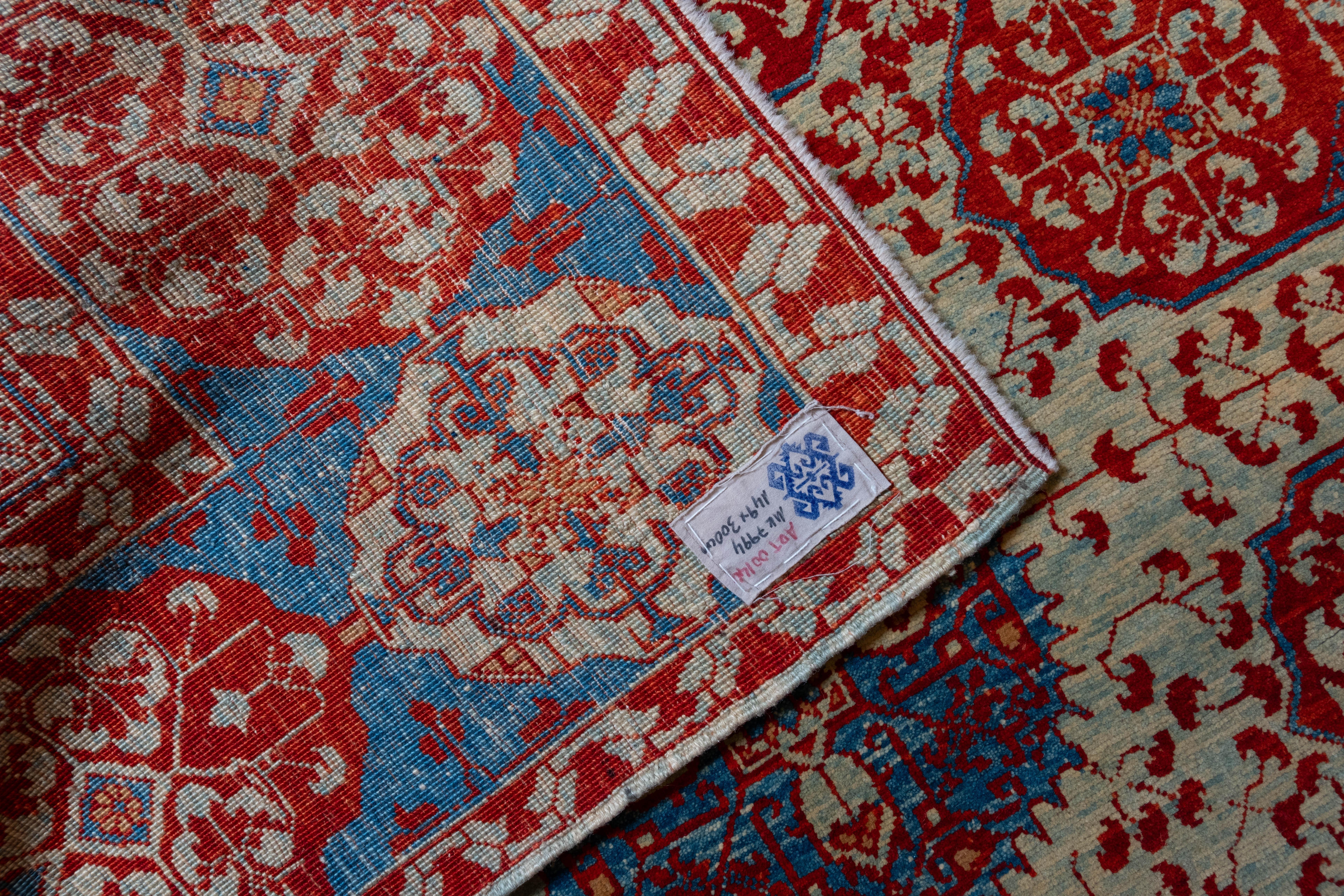 Turc Ararat Rugs Tapis Mamluke avec motif de coupe, Antique Revival Rugs, Natural Dyed en vente