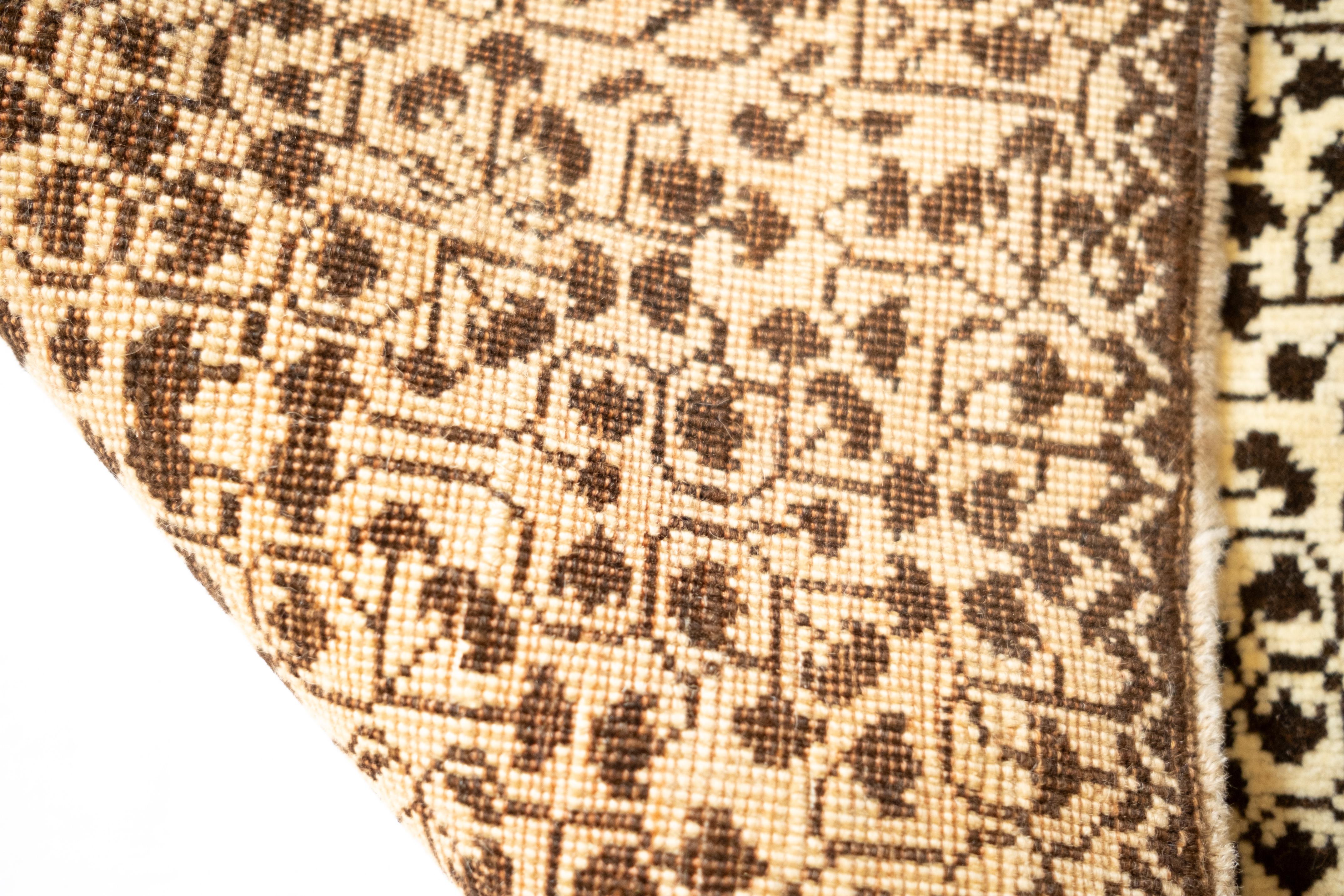 Contemporary Ararat Rugs Mamluk Modern Rug with Leaf Lattice Design, Revival Rug Natural Dyed For Sale
