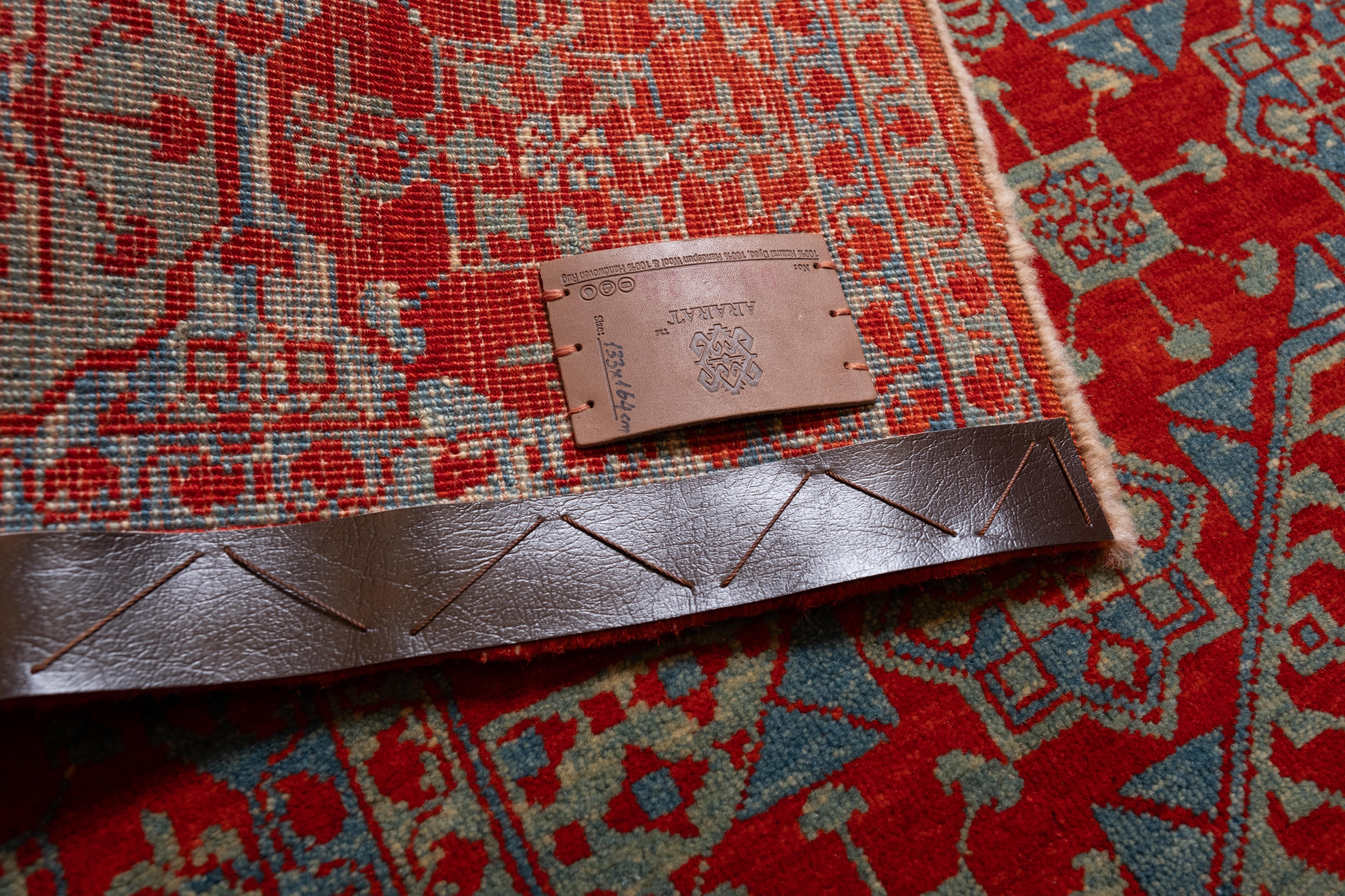 Ararat Rugs Mamluken-Teppich mit Zentralstern 16. Revive Teppich Natürlich gefärbt (21. Jahrhundert und zeitgenössisch) im Angebot