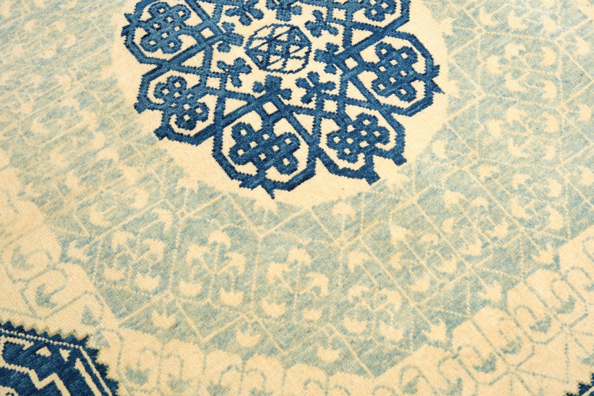 Ararat-Teppich Mamluk mit geschliffenem Medaillon Antiker Revival-Teppich Naturfarben (Pflanzlich gefärbt) im Angebot