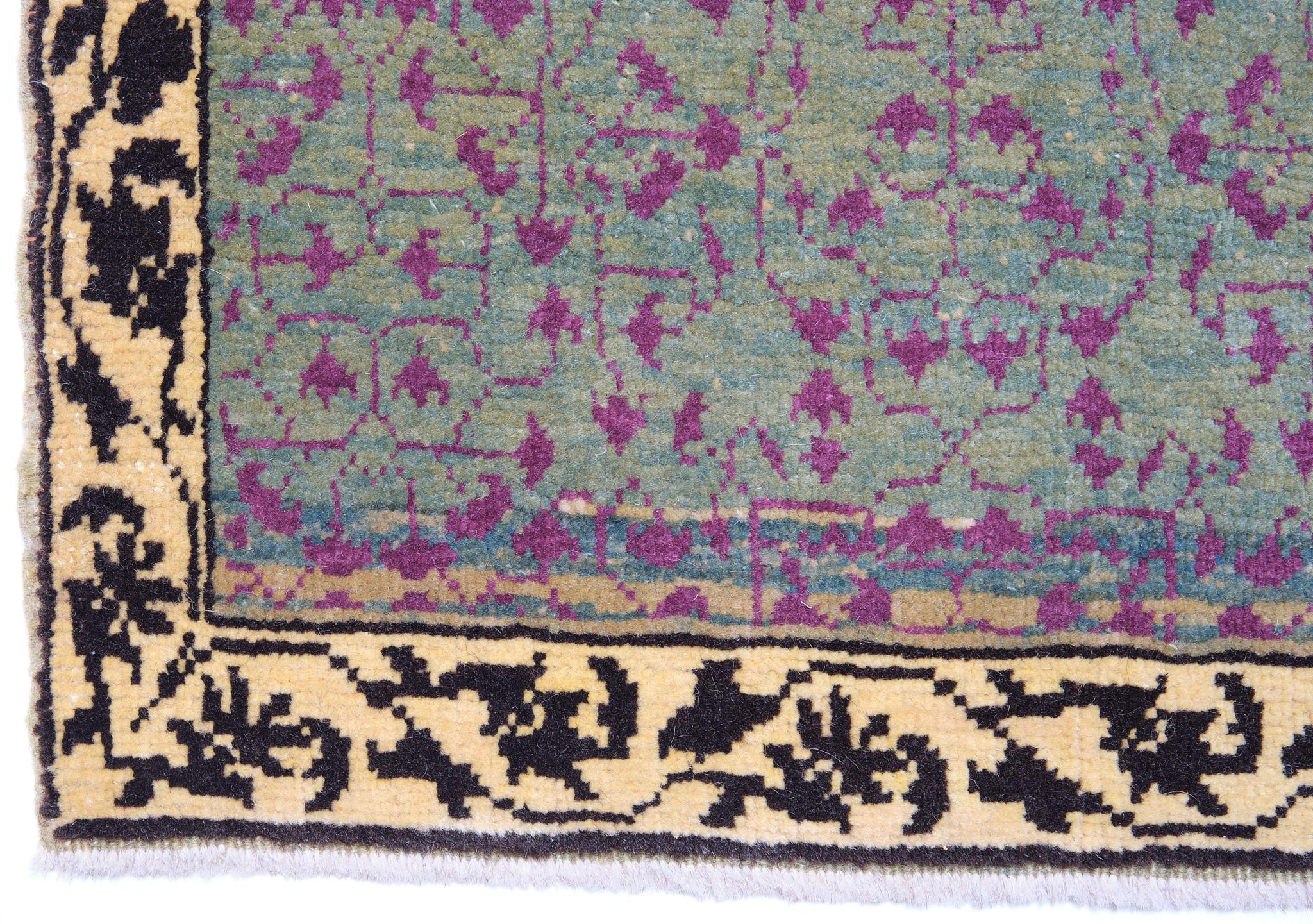 The source of carpet comes from the book Völker, Angela, Die orientalischen Knüpfteppiche das MAK, Vienna: Böhlau, 2001: 42–5. That rug with the central star was designed in the early 16th-century rug by Mamluk Sultane of Cairo, Egypt. It is