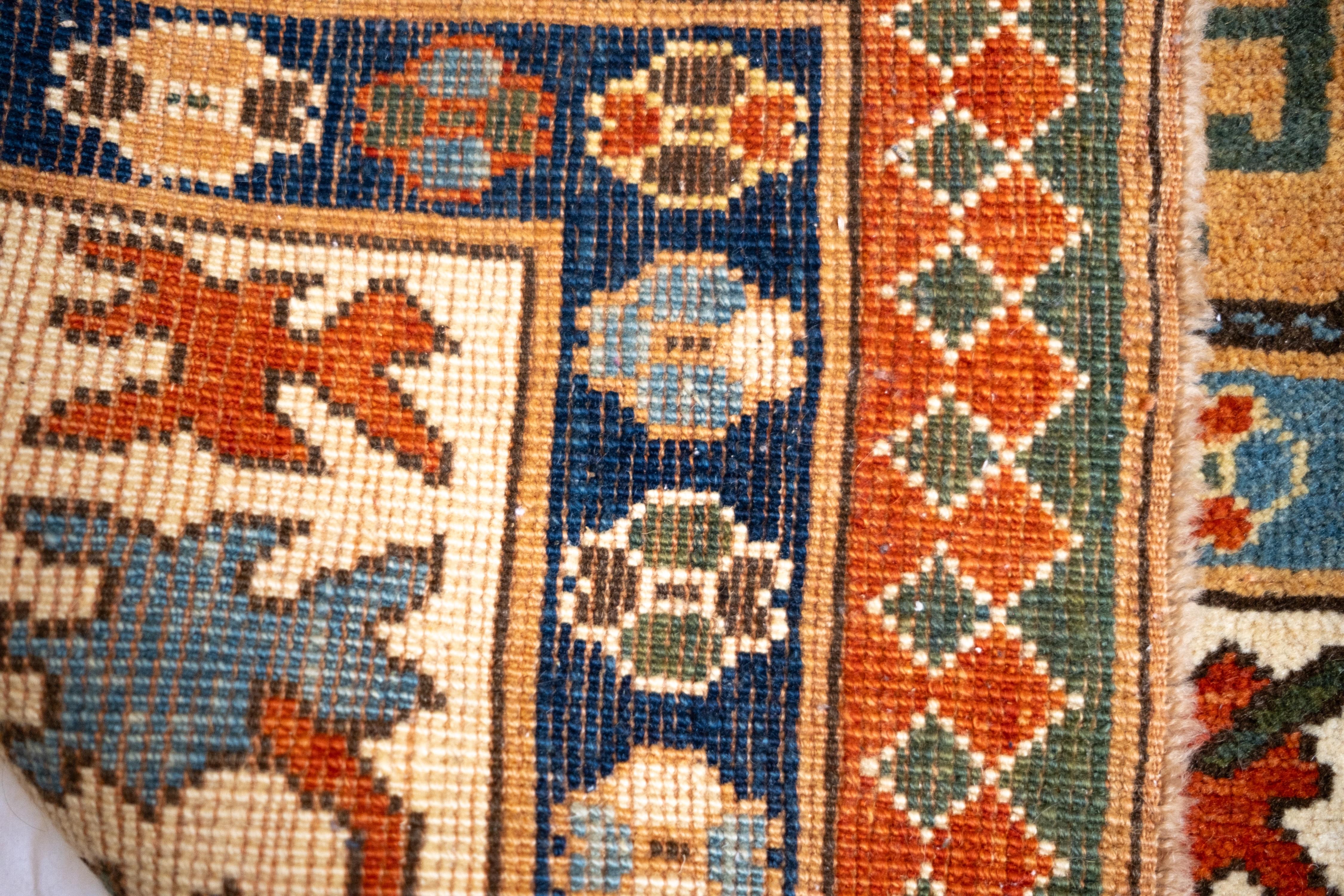 Tapis Ararat Memling Gul Kazak, tapis néo-caucasien du 19ème siècle teinté naturel en vente 2
