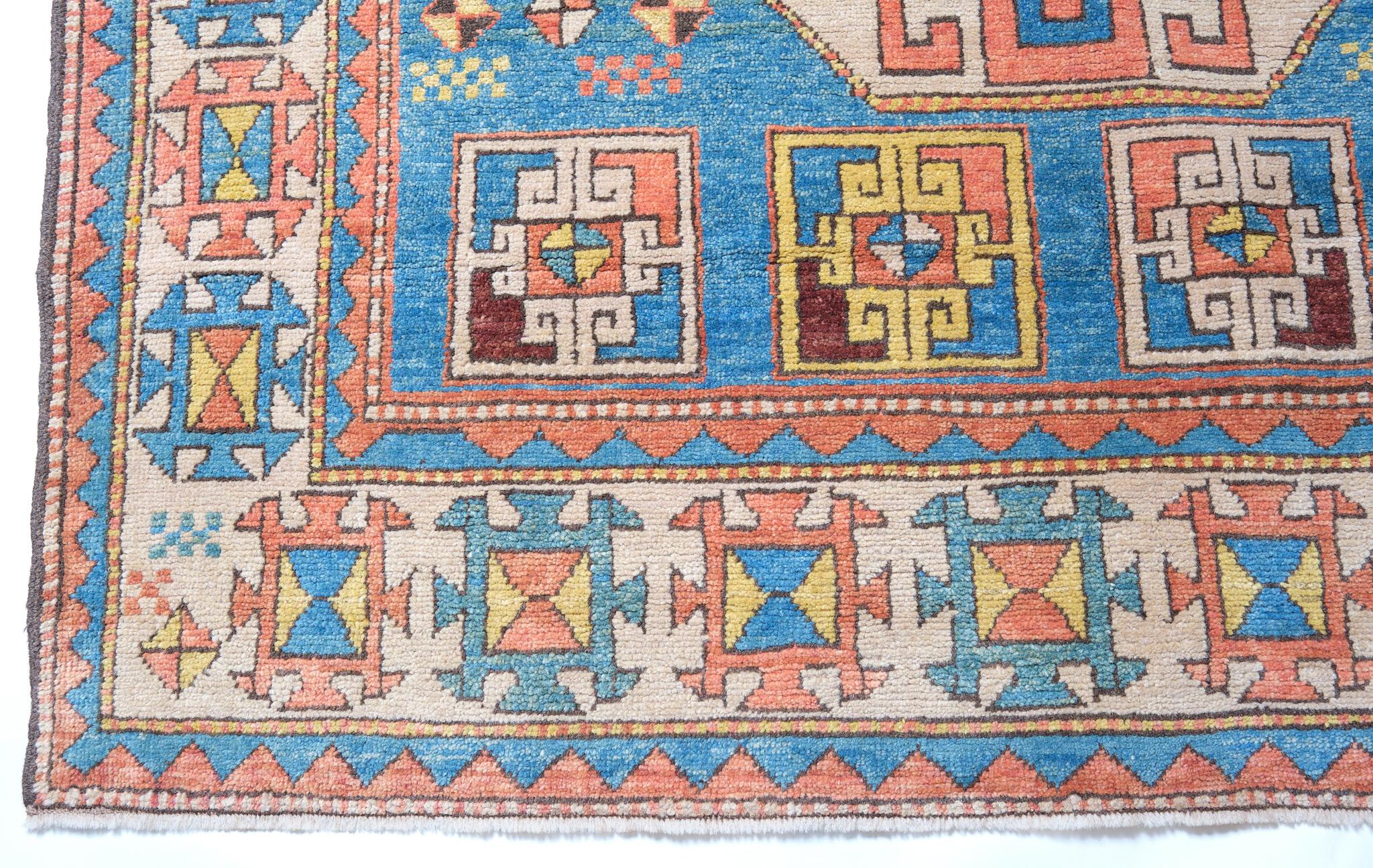 Ararat Teppiche Memling Gul Kazak Teppich, 19. Jahrhundert Kaukasisches Revival Teppich, natürlich gefärbt (Türkisch) im Angebot