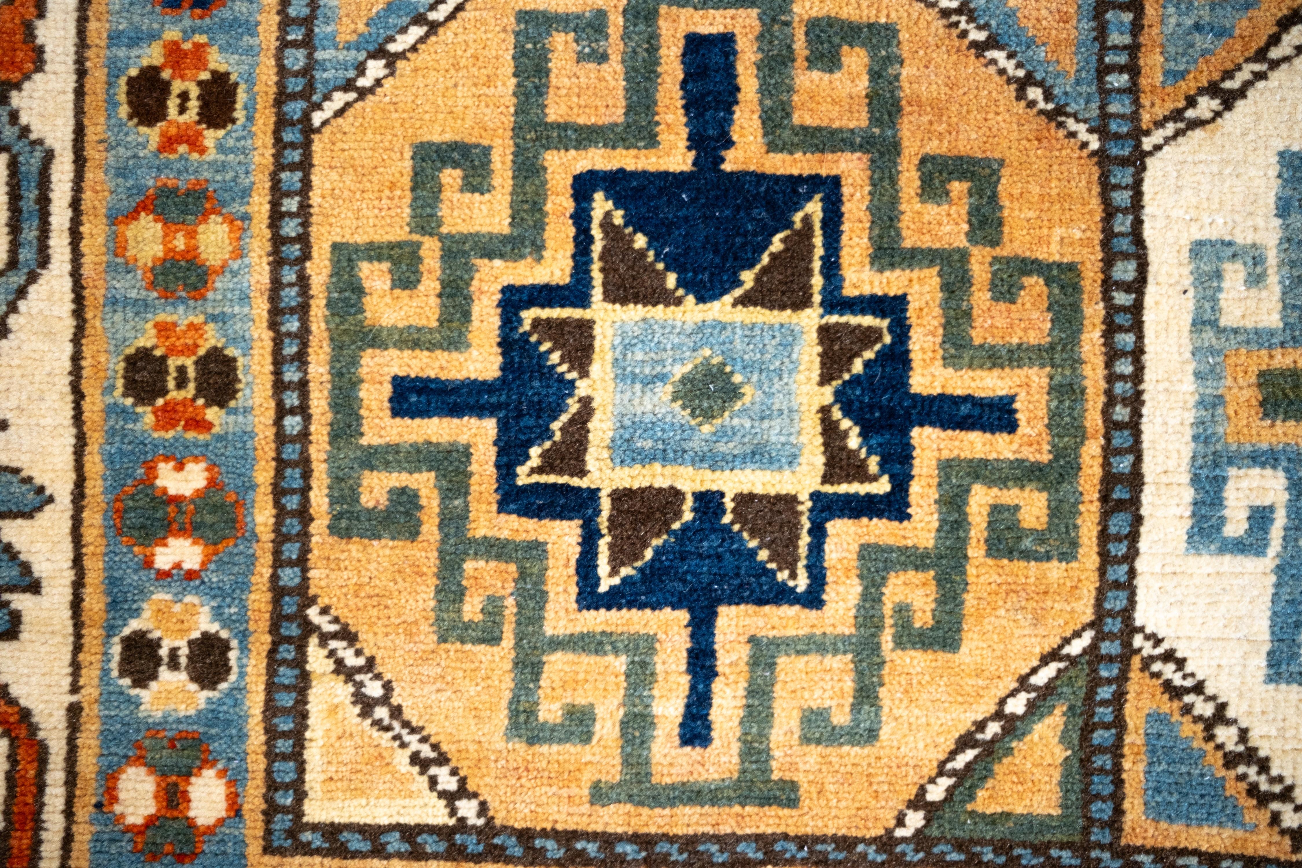 XXIe siècle et contemporain Tapis Ararat Memling Gul Kazak, tapis néo-caucasien du 19ème siècle teinté naturel en vente