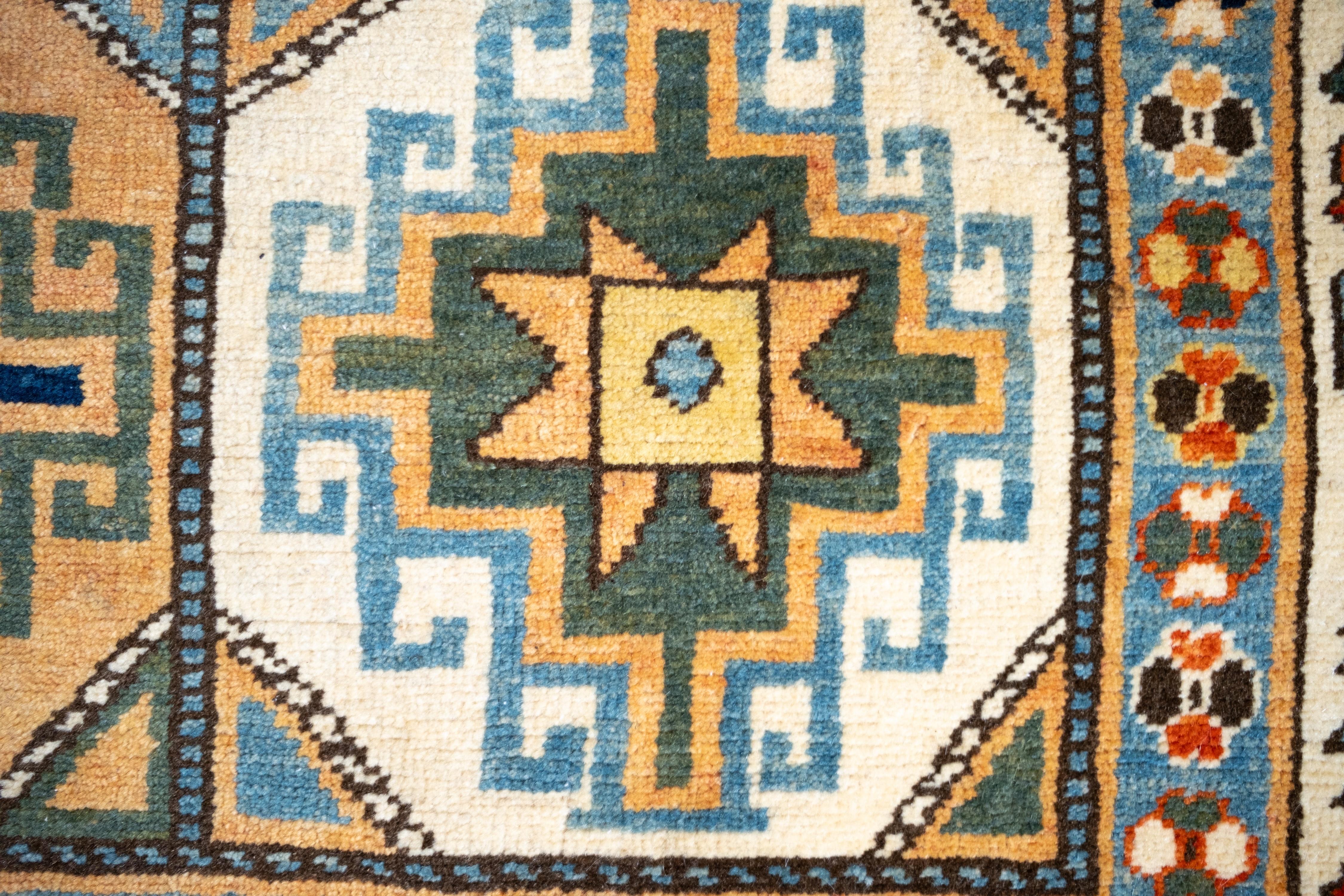 Laine Tapis Ararat Memling Gul Kazak, tapis néo-caucasien du 19ème siècle teinté naturel en vente