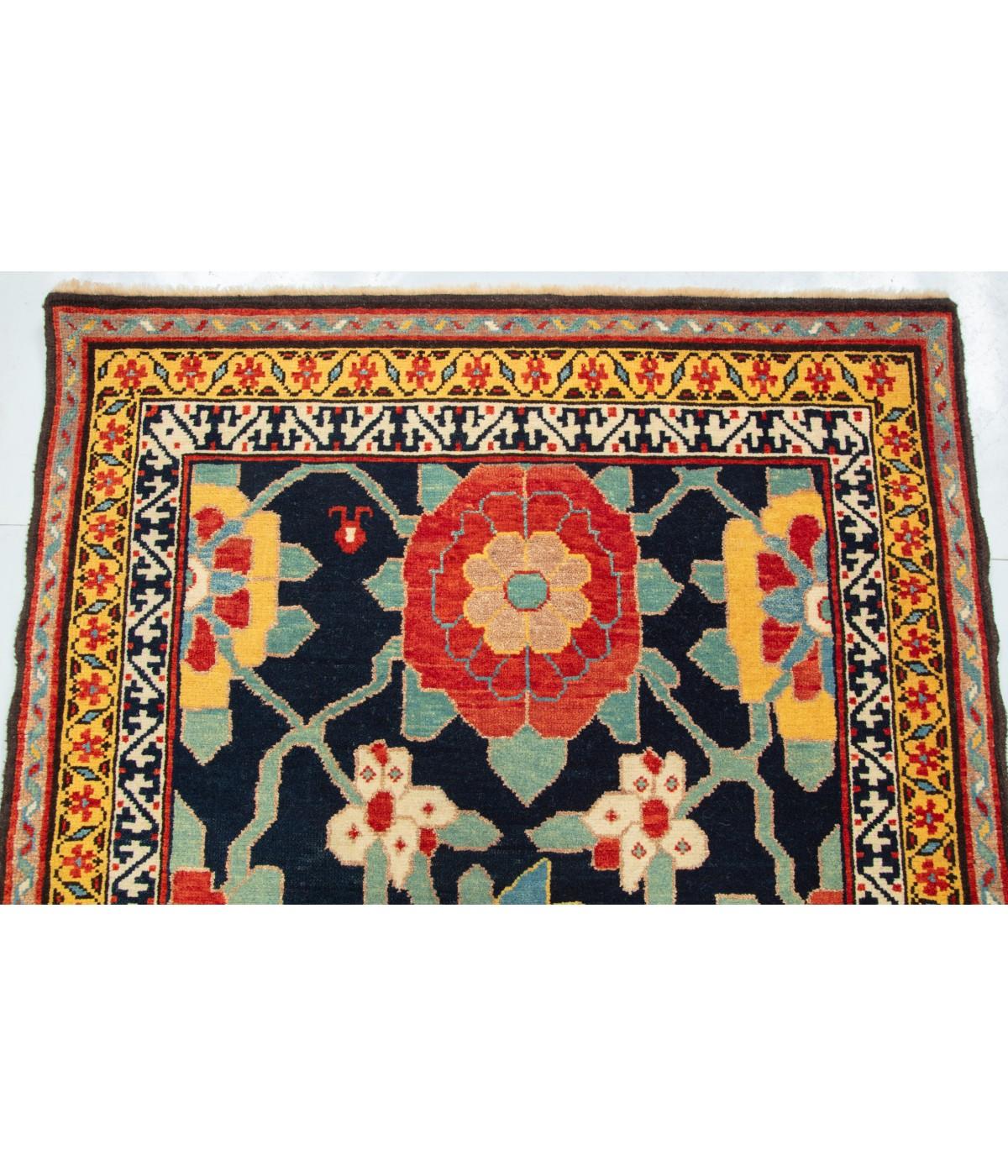 Turco Ararat Rugs Mina Khani, Tappeto revival curdo del XIX secolo, tinto di Nature in vendita