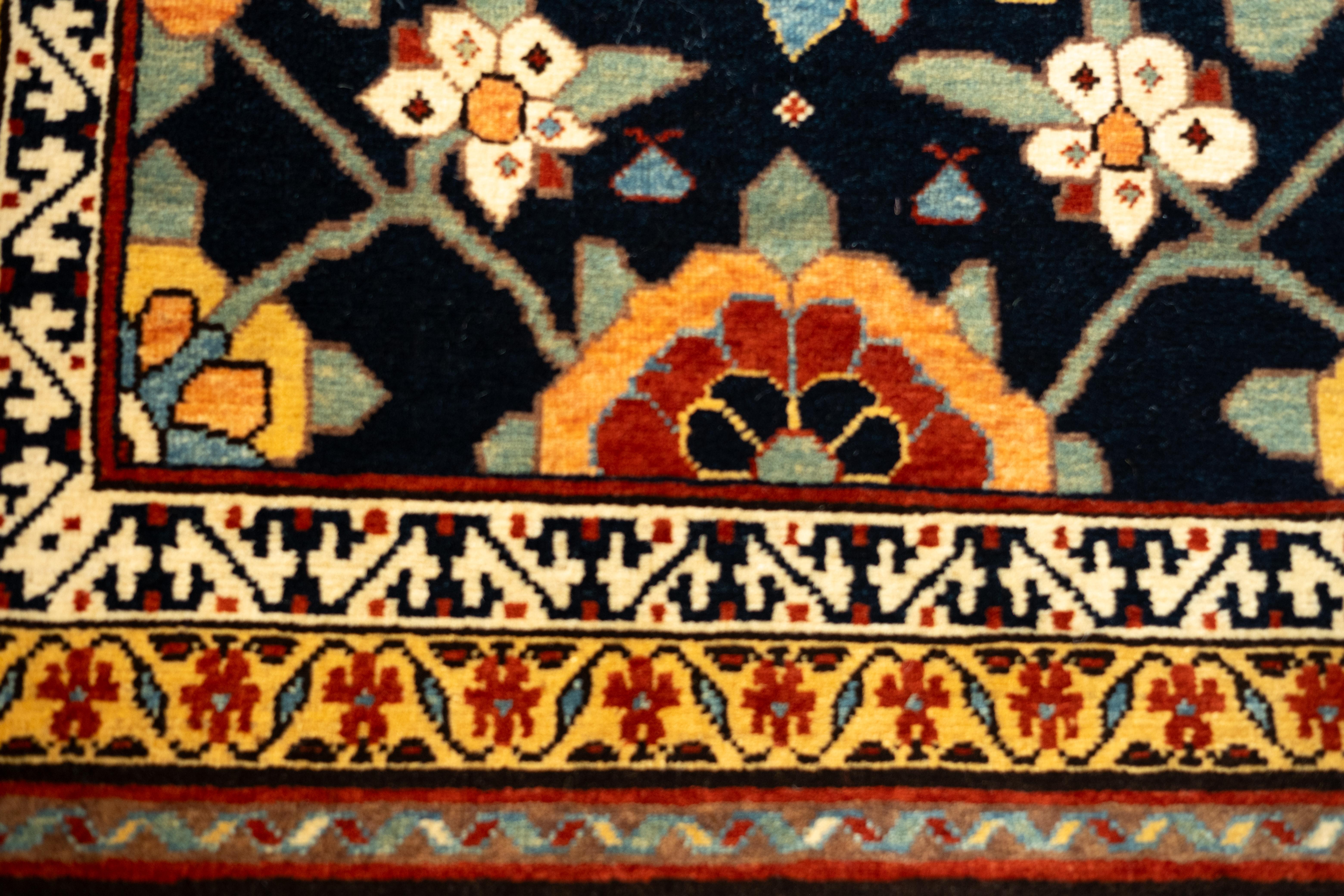 Revival Ararat Rugs Tapis Mina Khani, tapis néo-persan du 19ème siècle, teint naturel en vente