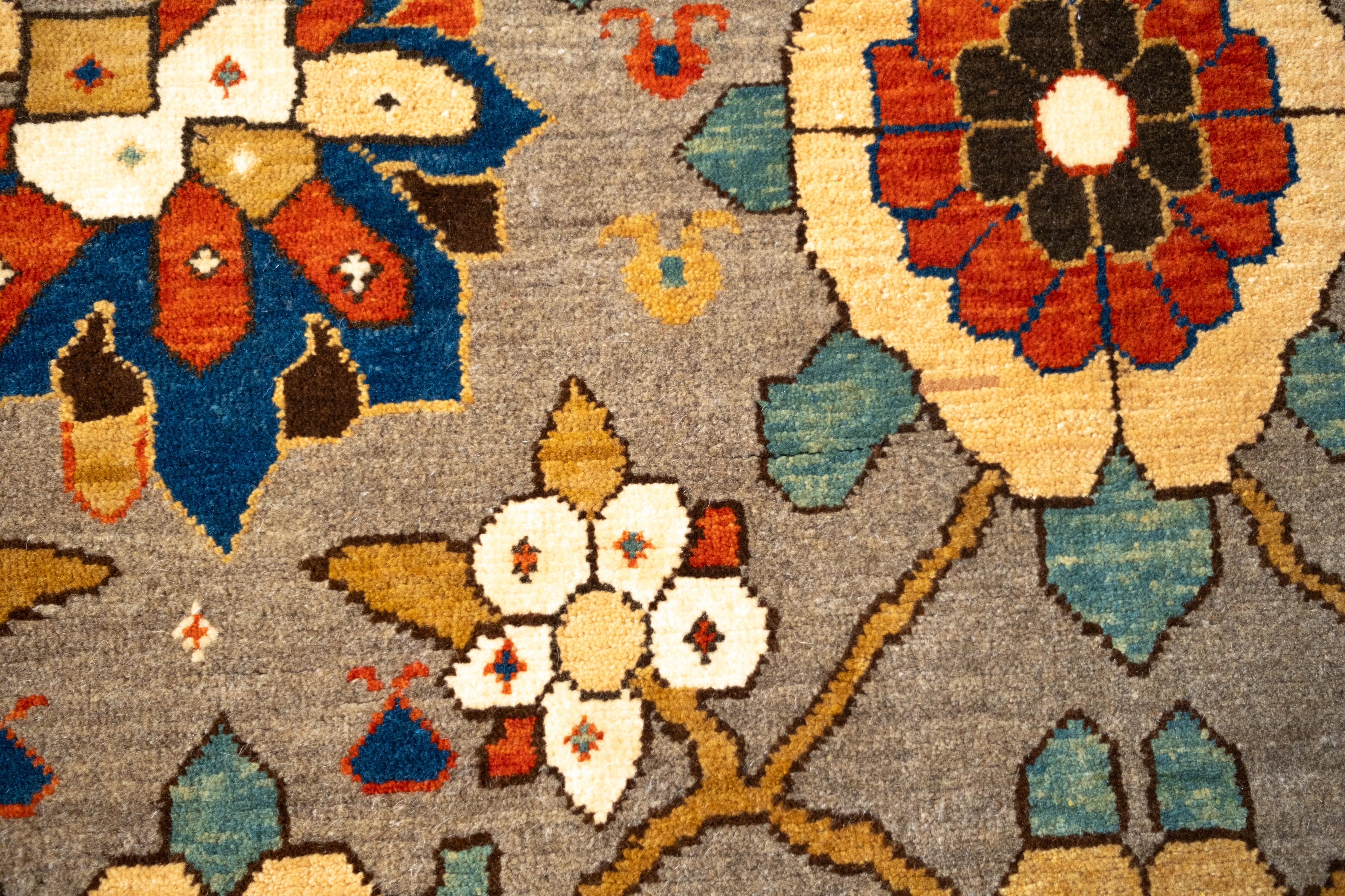 Ararat-Teppich Mina Khani, Teppich im persischen Stil des 19. Jahrhunderts, natürlich gefärbt im Zustand „Neu“ im Angebot in Tokyo, JP