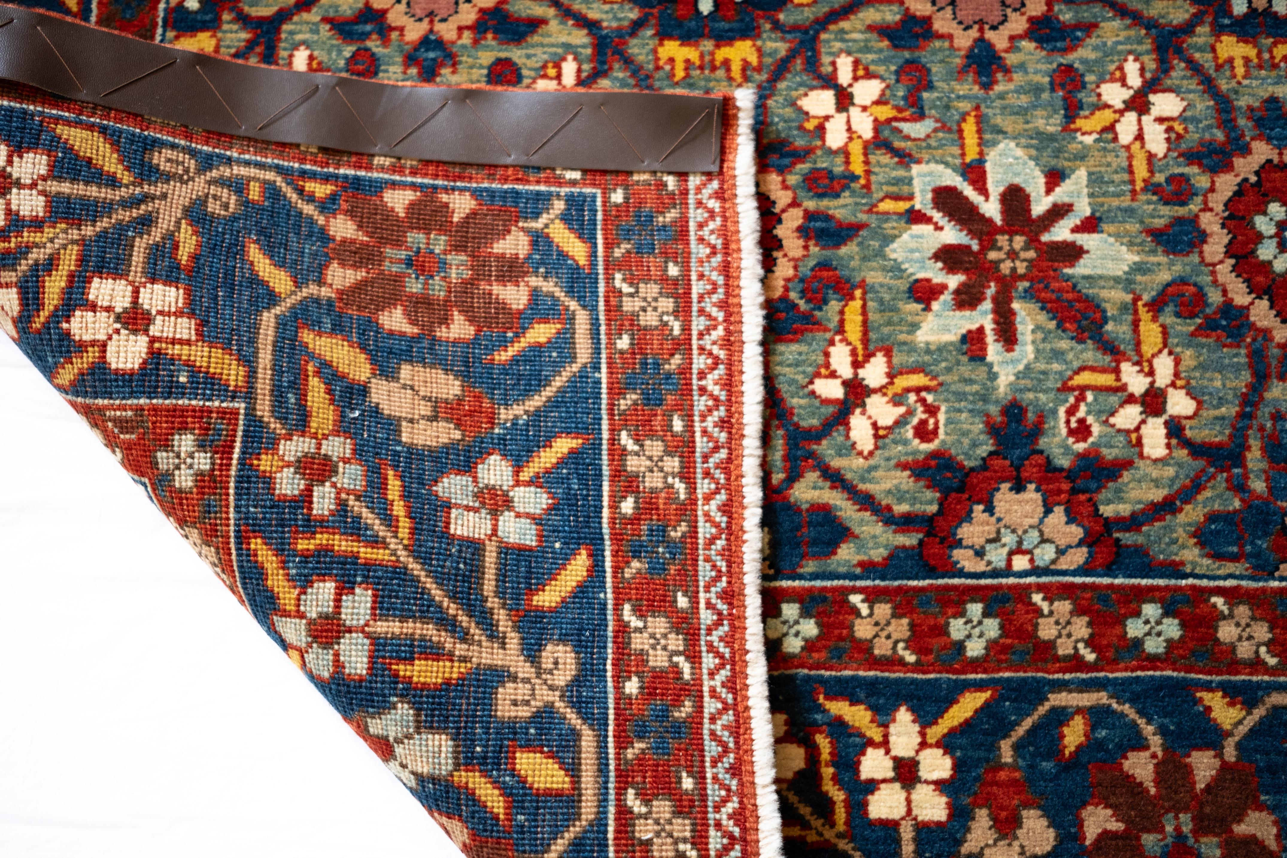 Ararat-Teppich Mina Khani, Teppich im persischen Stil des 19. Jahrhunderts, natürlich gefärbt im Angebot 1