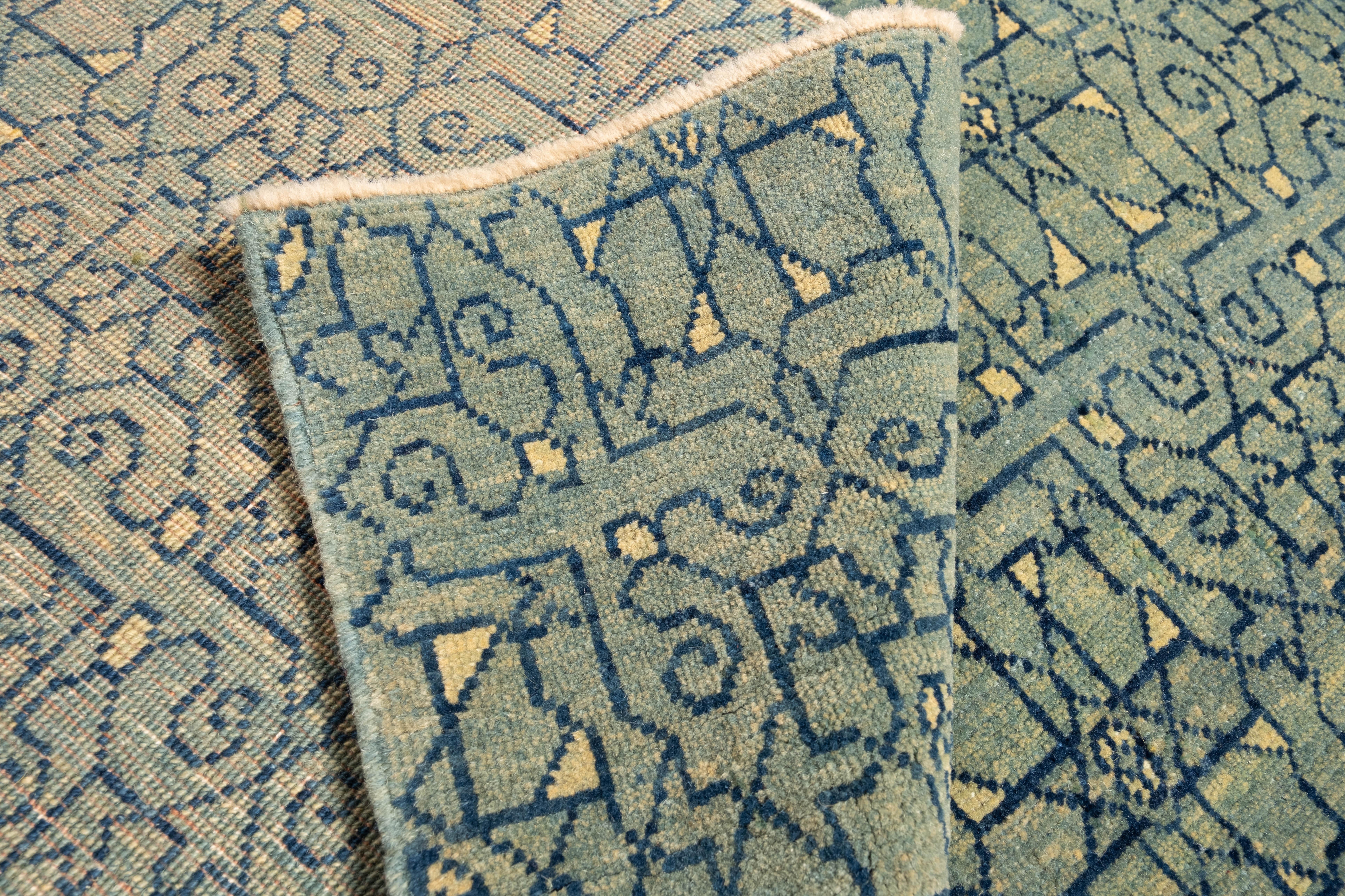 Ararat Teppich Moderner Teppich mit Mamluk Jerrehian-Randmuster, natürlich gefärbter Teppich (Revival) im Angebot