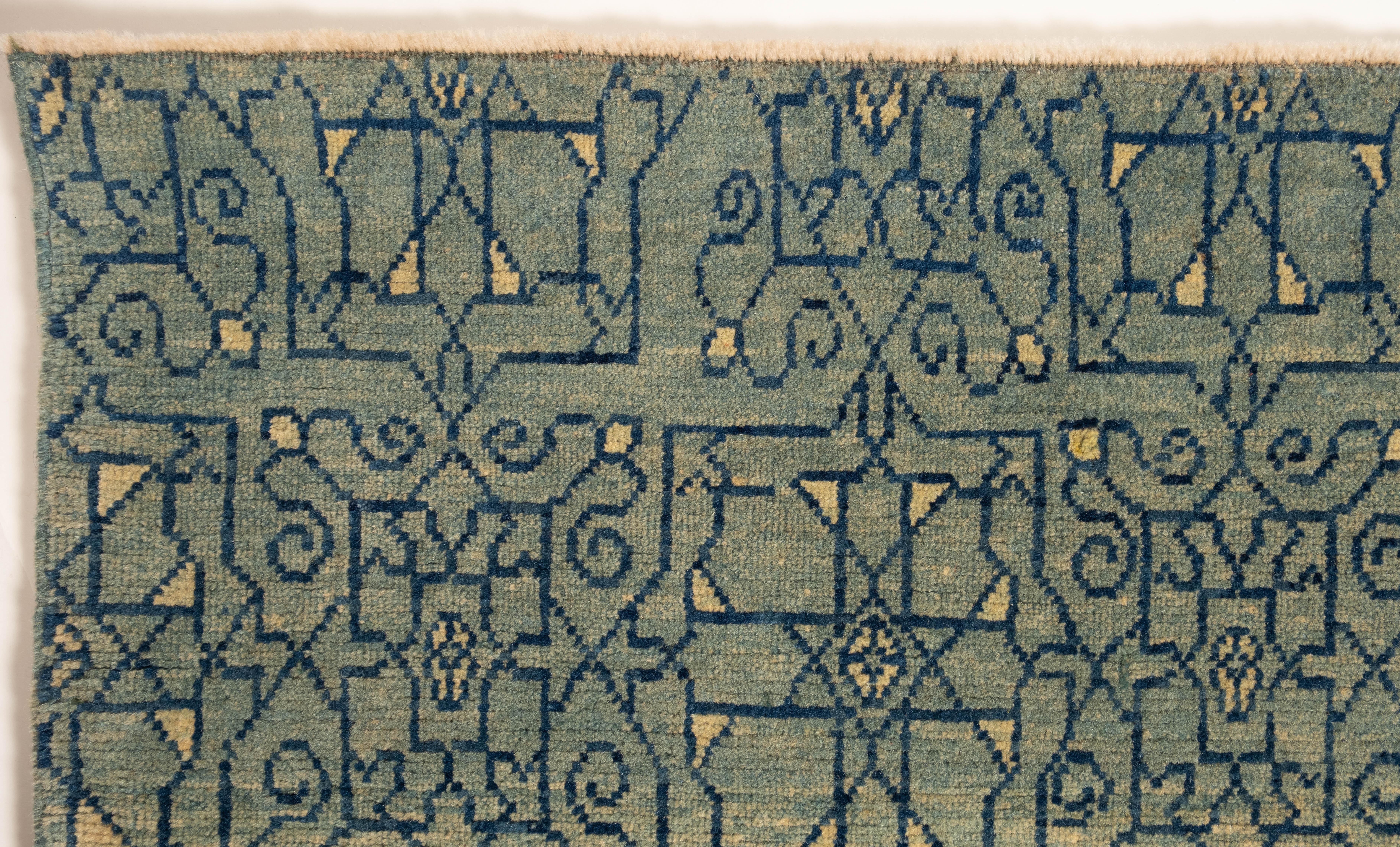 Ararat Teppich Moderner Teppich mit Mamluk Jerrehian-Randmuster, natürlich gefärbter Teppich (Handgeknüpft) im Angebot