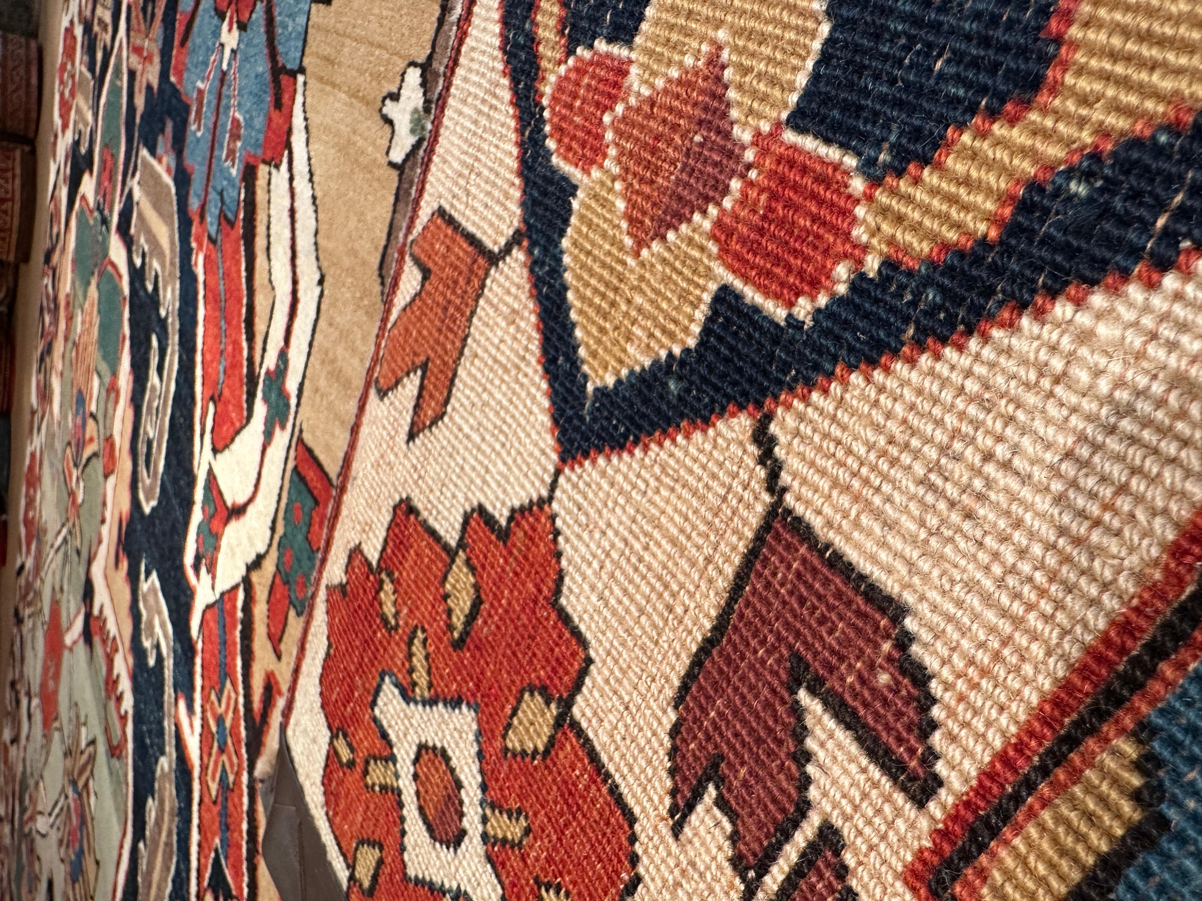 Ararat-Teppich Nigde Teppich - Antiker Teppich im Kaukasus-Revival-Stil - Naturfarben  (Pflanzlich gefärbt) im Angebot