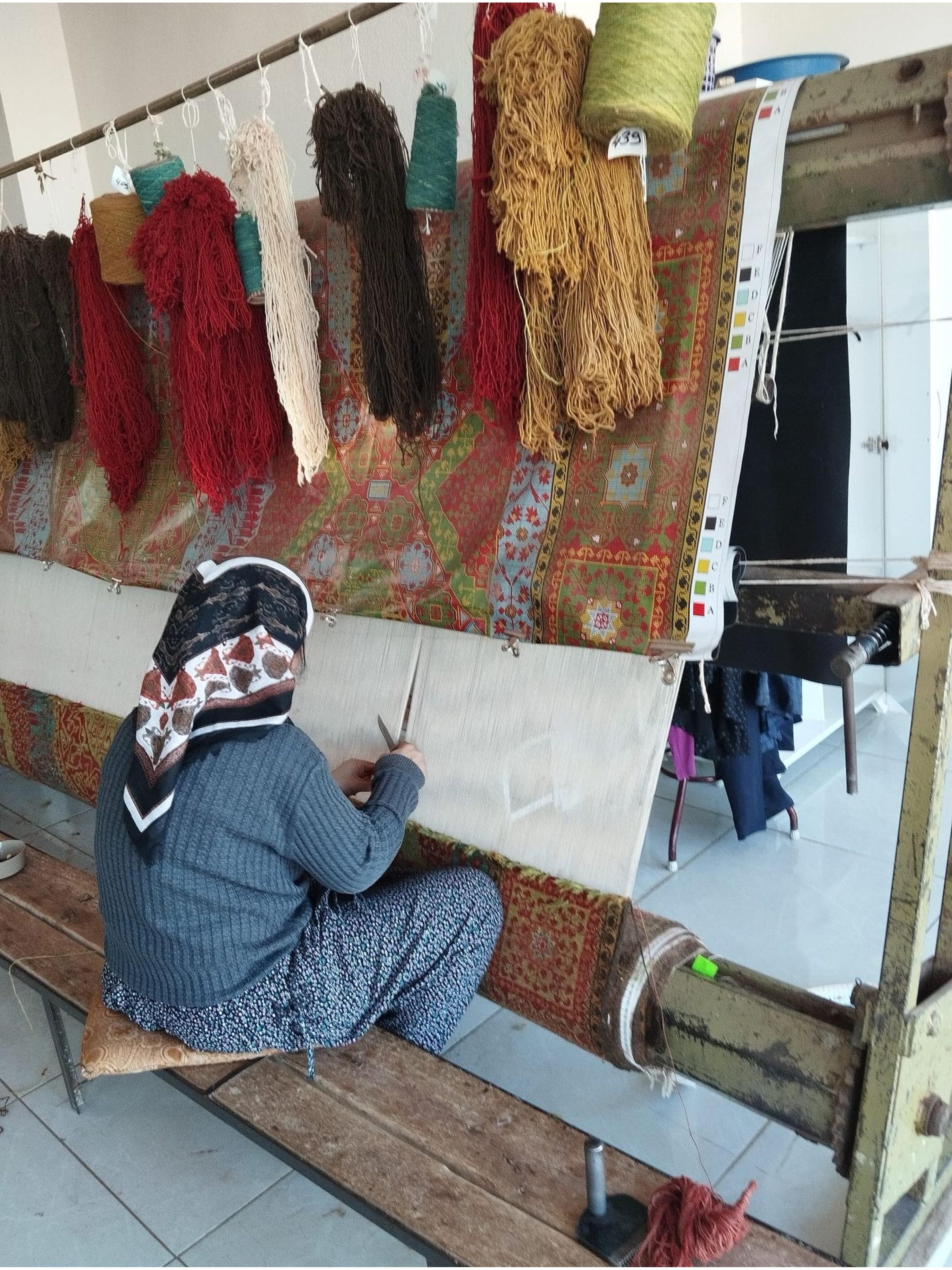 Turc Ararat Rugs Tapis Mamlouk surdimensionné Un majestueux Revive de l'art islamique Tapis en vente