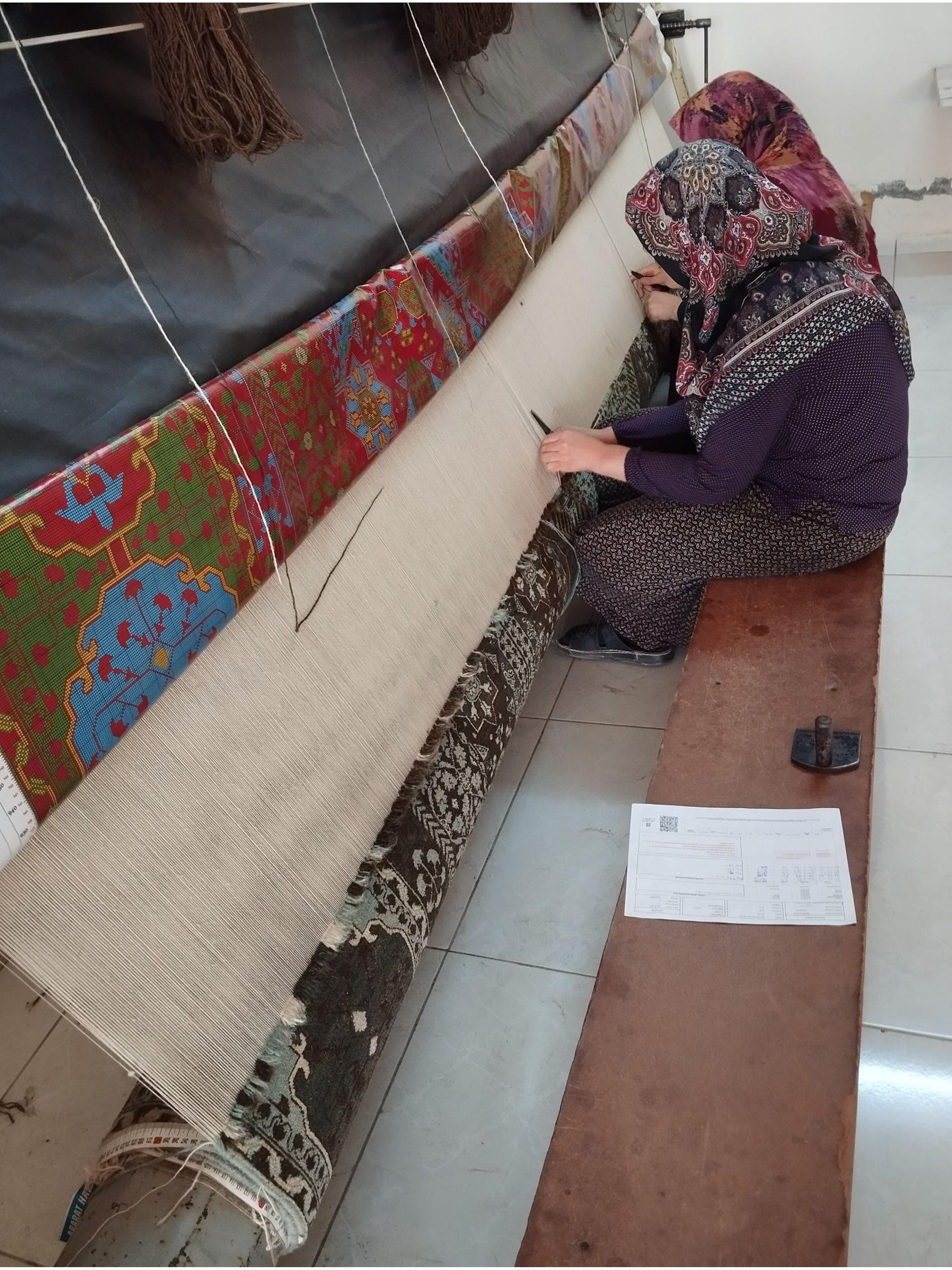 Turc Ararat Rugs Tapis Mamlouk surdimensionné Un majestueux Revive de l'art islamique Tapis en vente