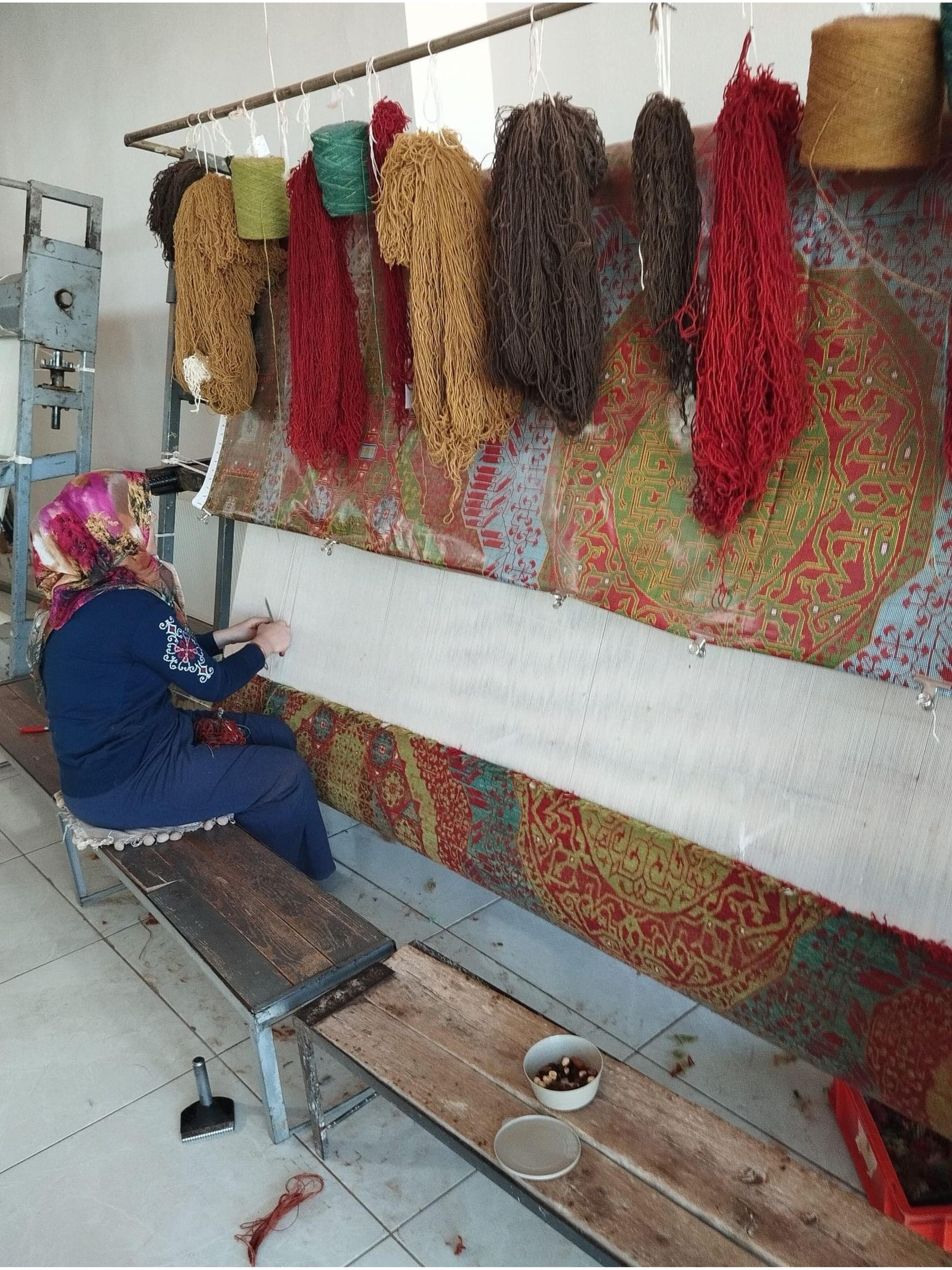 Teinture végétale Ararat Rugs Tapis Mamlouk surdimensionné Un majestueux Revive de l'art islamique Tapis en vente