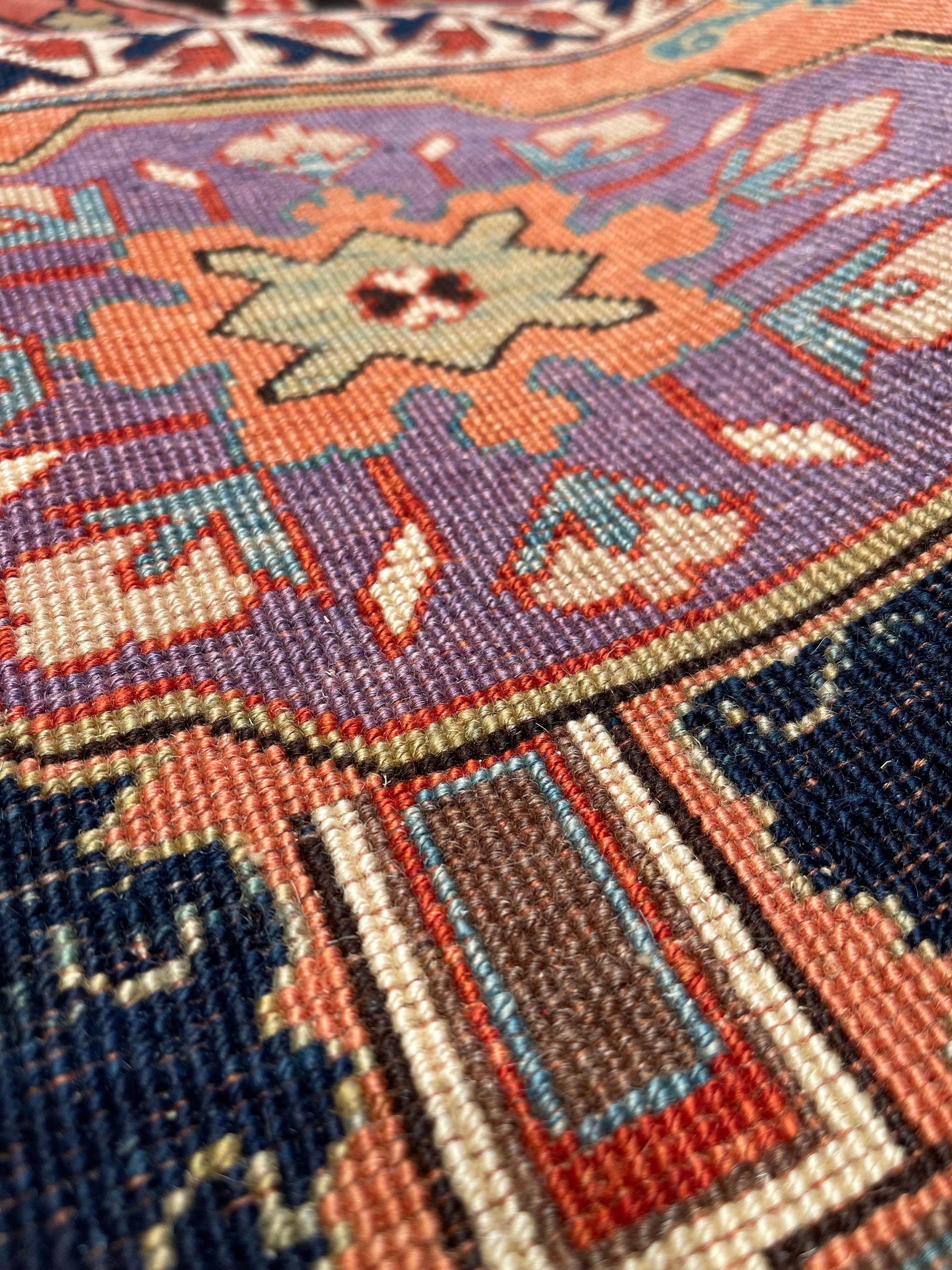 Ararat Teppich Palmette Gitterteppich - 19. Jahrhundert Revival Teppich - Naturfarben (Pflanzlich gefärbt) im Angebot