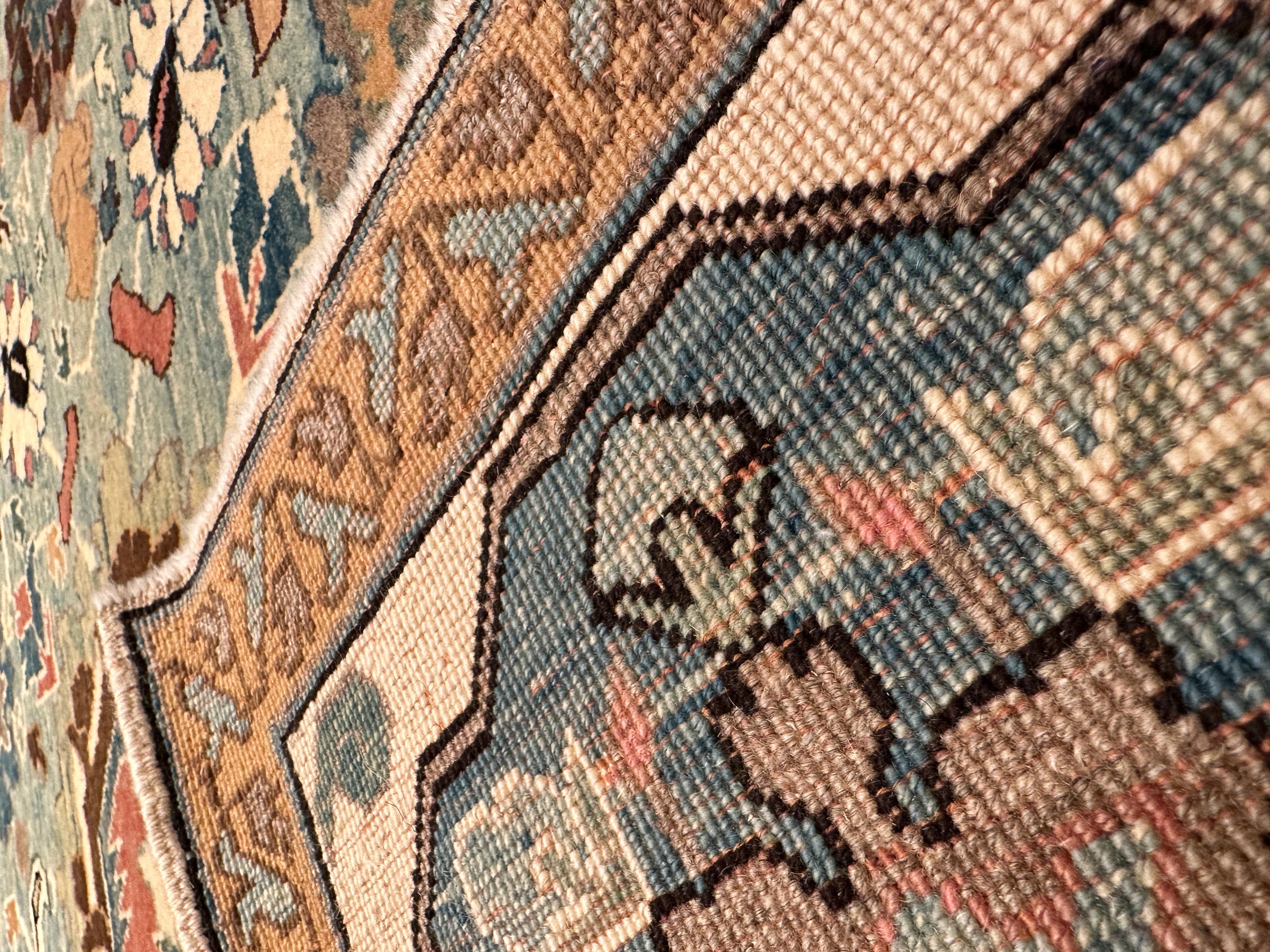 Annodato a mano Tappeto Ararat Rugs Palmette Lattice, Tappeto revival del XIX secolo, tinto naturale in vendita