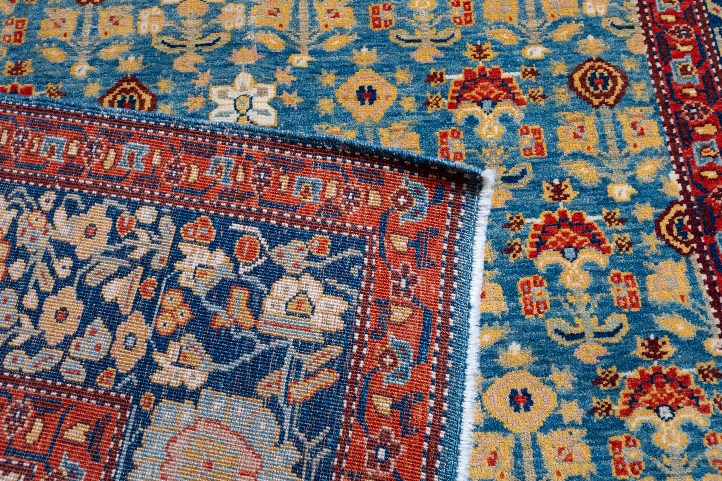 Ararat Teppich Reihen von Blumenteppichen Garrus Joshagan Revival Teppich natürlich gefärbt (Türkisch) im Angebot