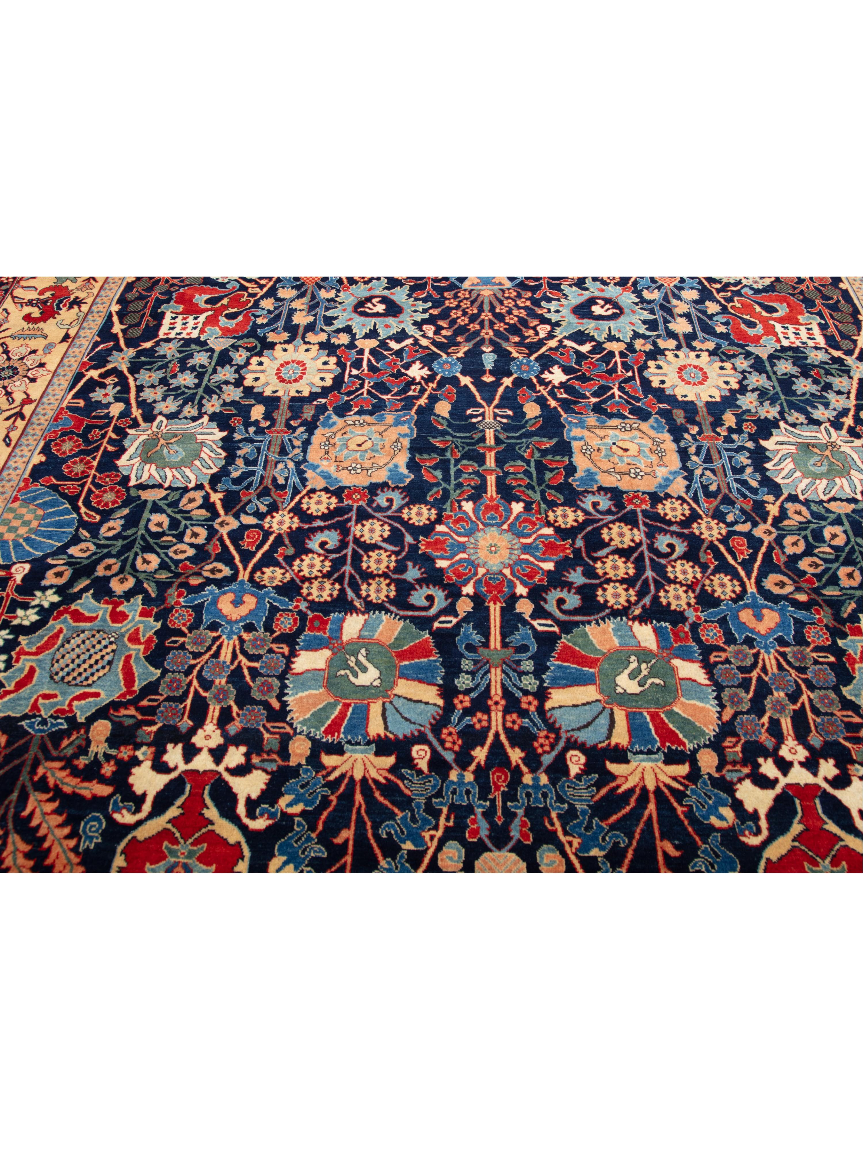 Ararat Rugs Safavid Kirman Vase Technik Teppich Kerman Revival Teppich Natural Dyed (Wolle) im Angebot