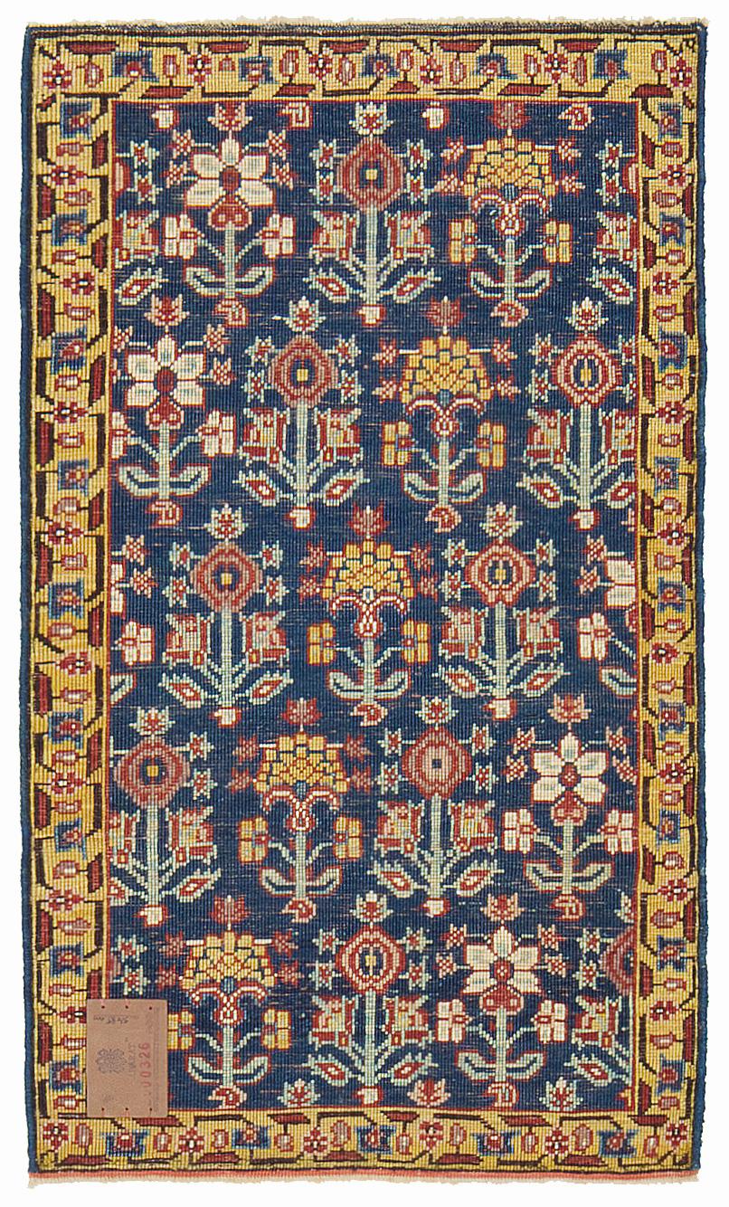 Noué à la main Tapis Ararat Senna Rows of Flowers Tapis de la renaissance persane géorgienne teint en naturel en vente