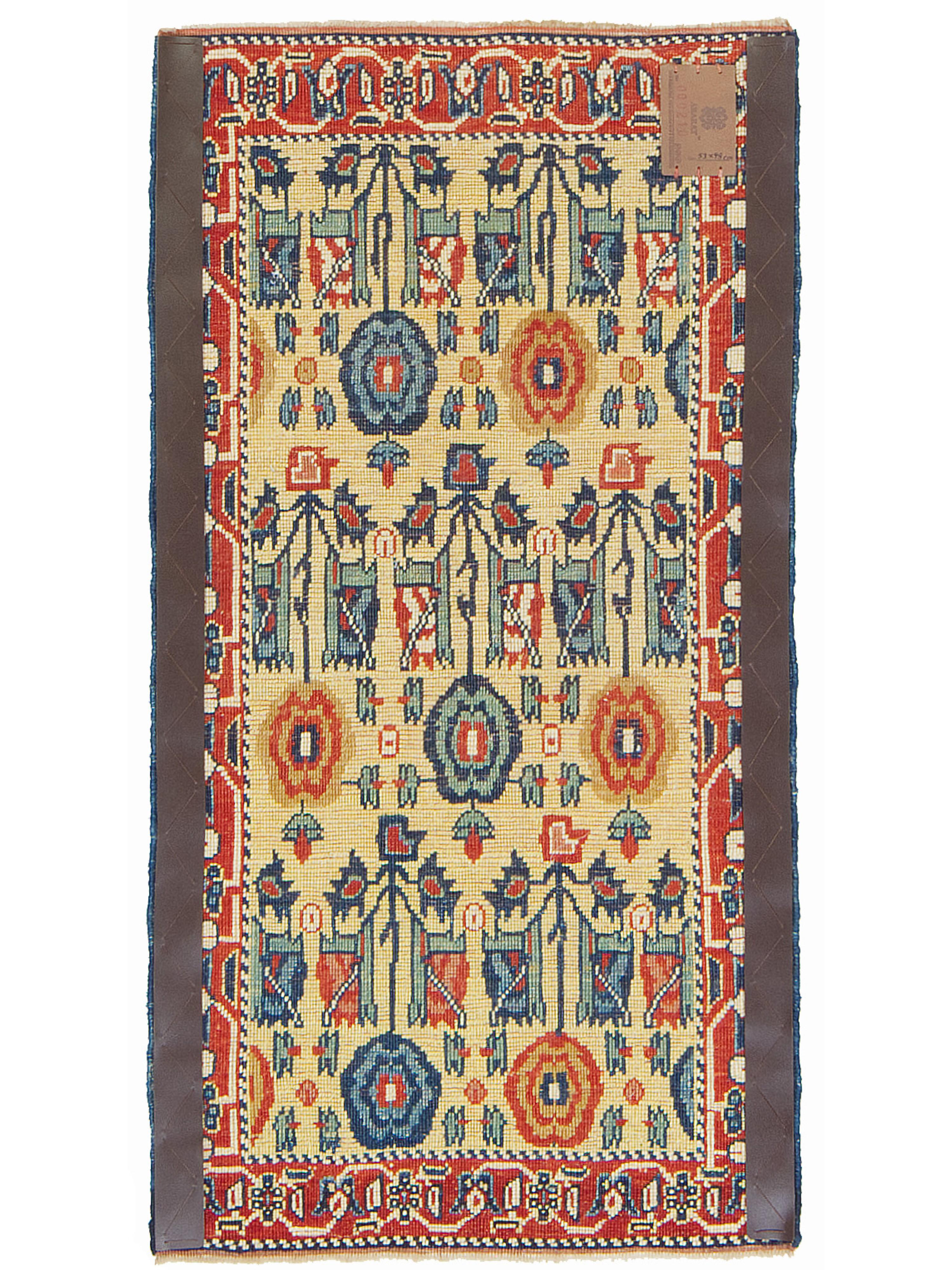Ararat Rugs Senna Rows of Flowers Rug Gerous Persian Wagireh Carpet Natural Dyed In New Condition For Sale In Tokyo, JP