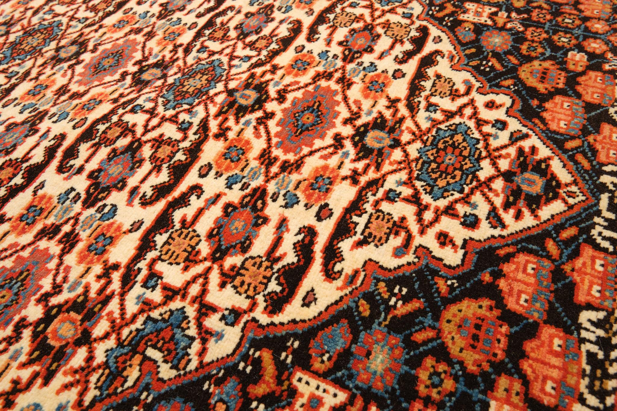 Ararat Rugs Senna Wedding Rug Persian 19th Century Revival Carpet Natural Dyed In New Condition For Sale In Tokyo, JP