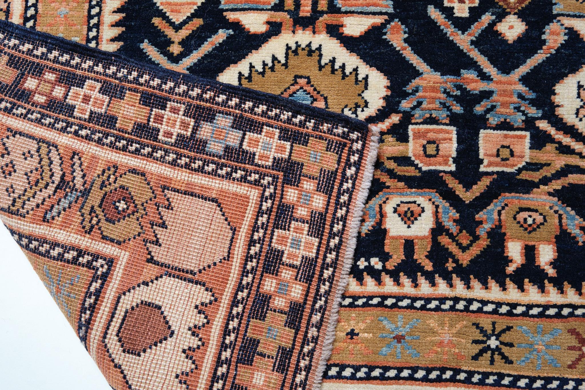 Ararat-Teppich Shirvan-Teppich - 19. Jahrhundert Antiker kaukasischer Revival-Teppich mit Naturfarben (Pflanzlich gefärbt) im Angebot