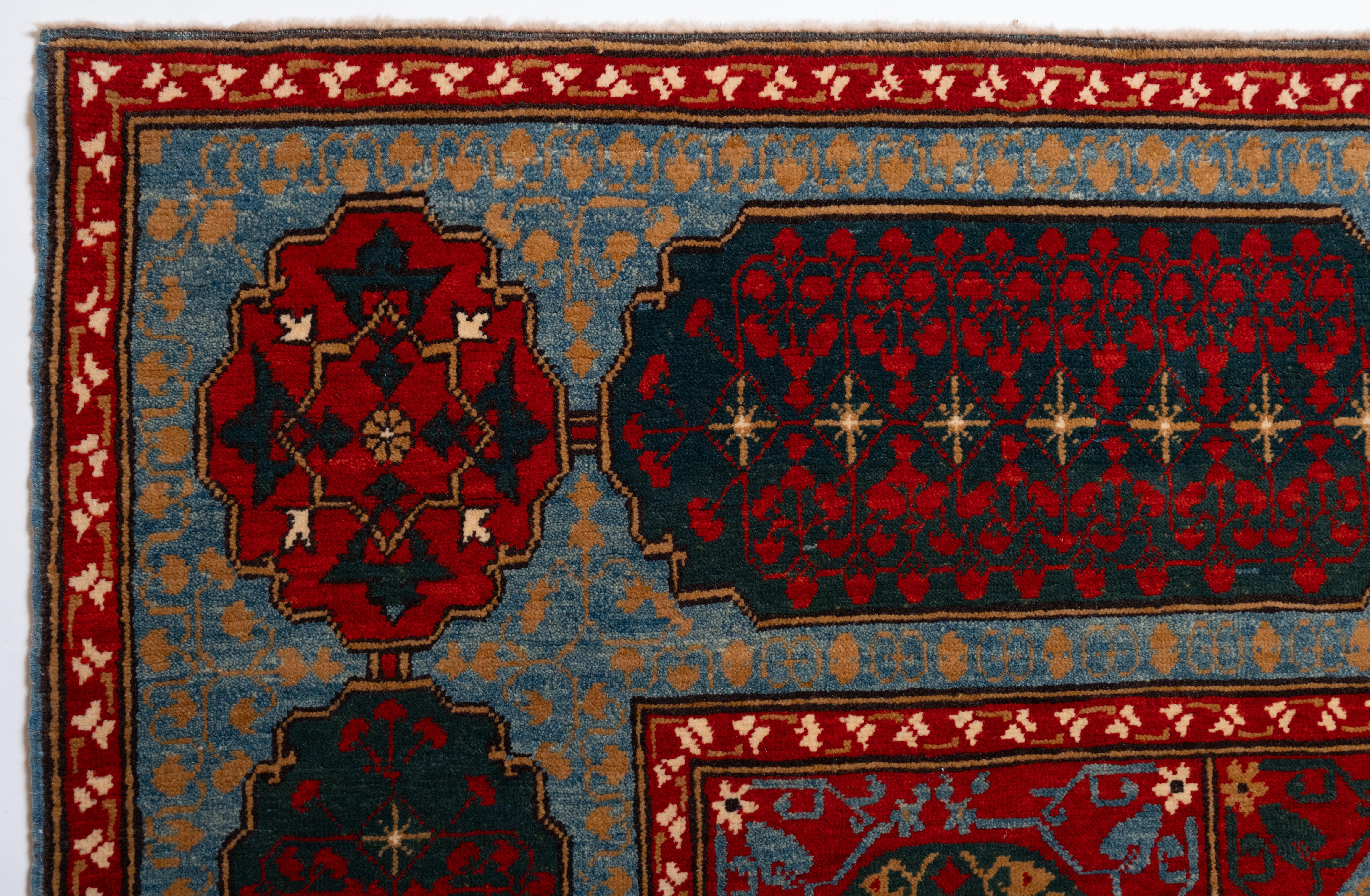The source of carpet comes from the book How to Read - Islamic Carpets, Walter B. Denny, The Metropolitan Museum of Art, New York 2014 fig.61,62. The five-star-medallion carpet was designed in the early 16th century by Mamluk Sultane of Cairo,