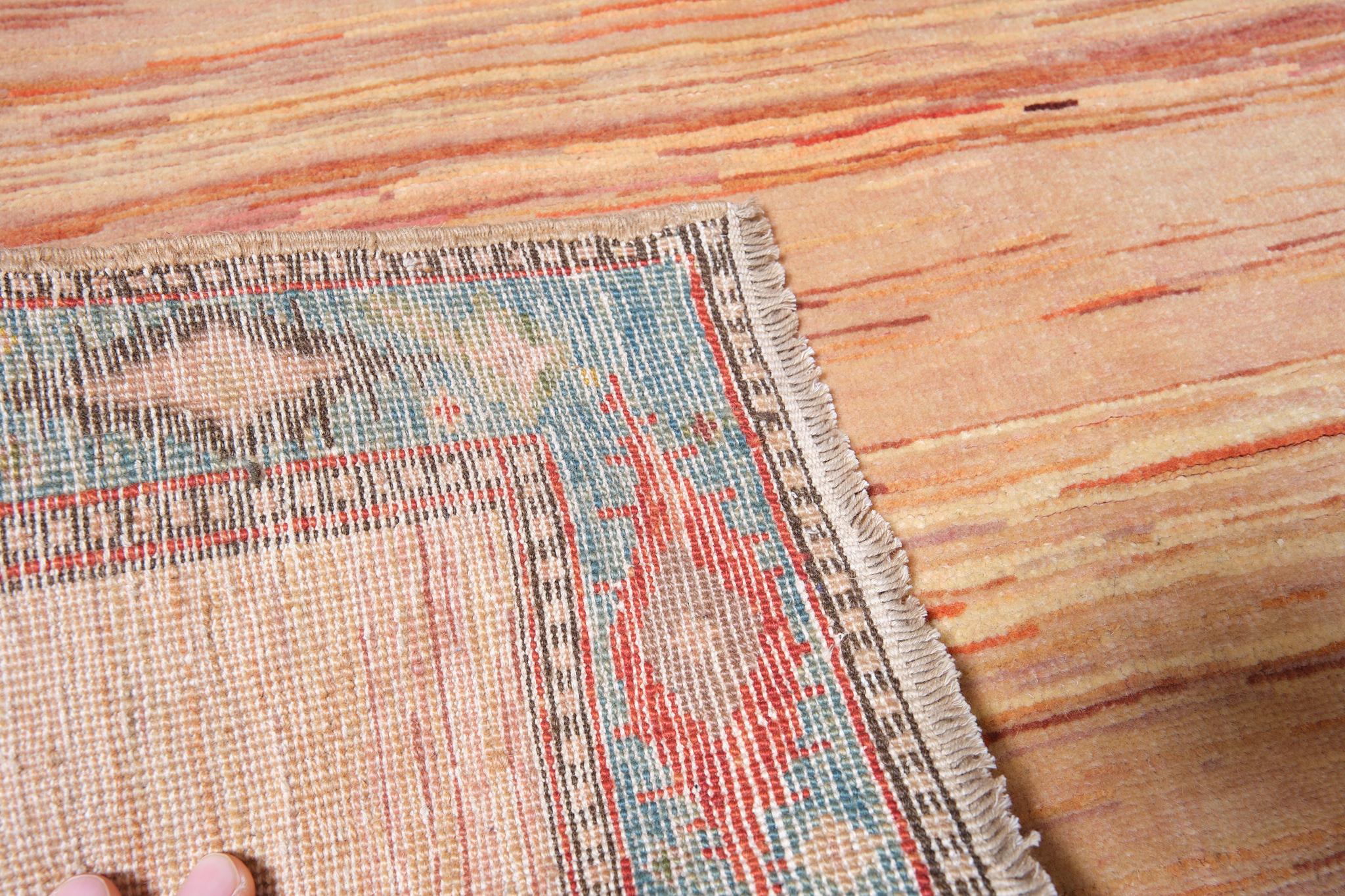 Ararat Teppiche Moderner weicher rosafarbener Teppich mit natürlichen Farbstoffen (Pflanzlich gefärbt) im Angebot