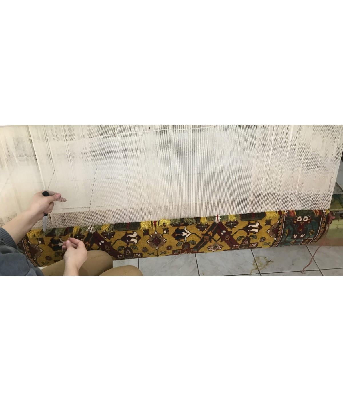 Oushak Ararat Rugs Il Tappeto a Lattice Spuhler con Tulipani e Foglie a Tintura Naturale in vendita