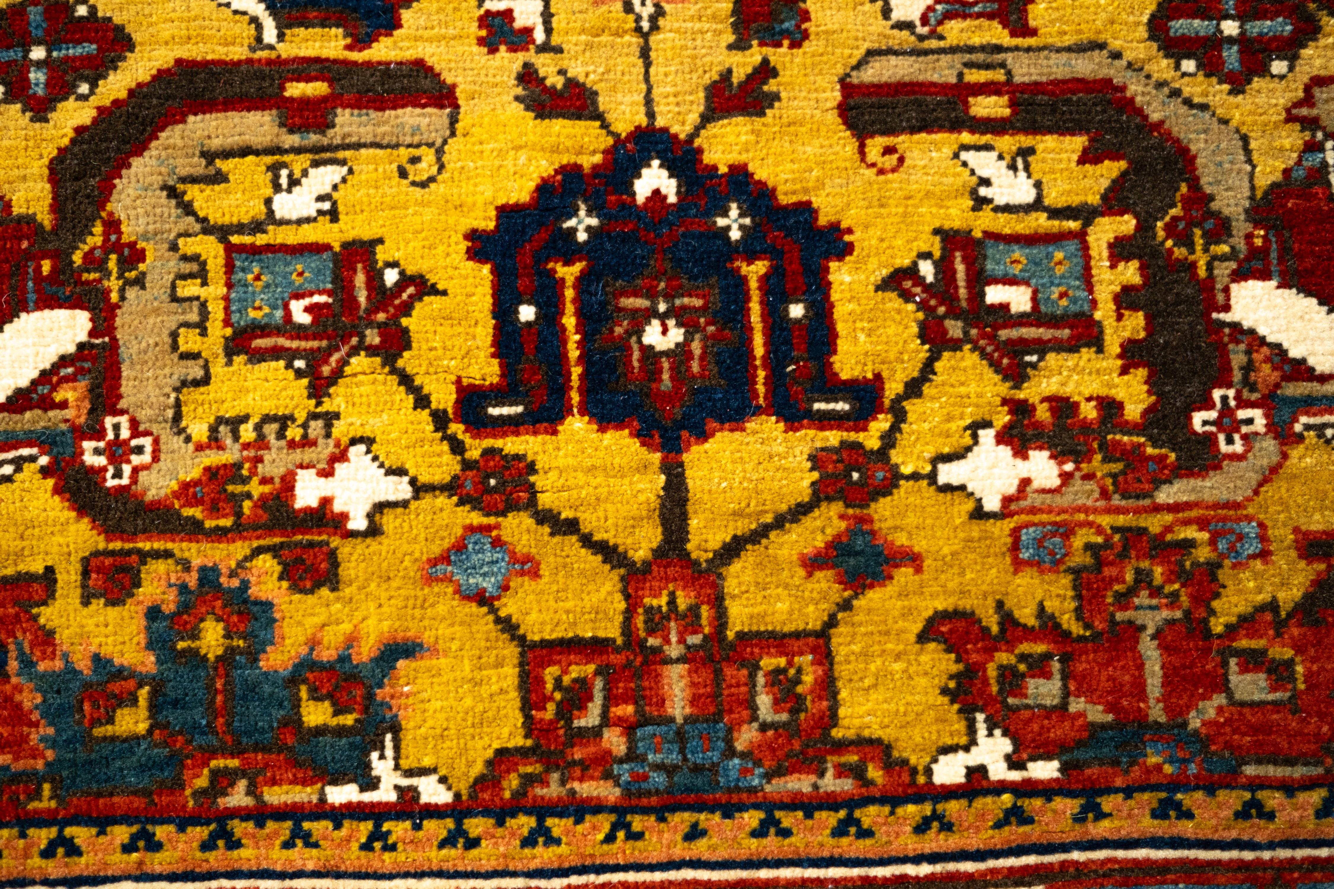 XXI secolo e contemporaneo Ararat Rugs Il Tappeto a Lattice Spuhler con Tulipani e Foglie a Tintura Naturale in vendita