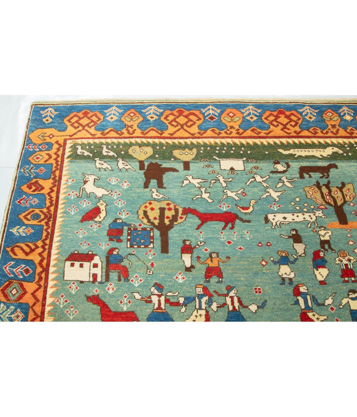 Turco Tappeto turco a tema villaggio di Ararat Rugs, tappeto azero, tinto naturale in vendita