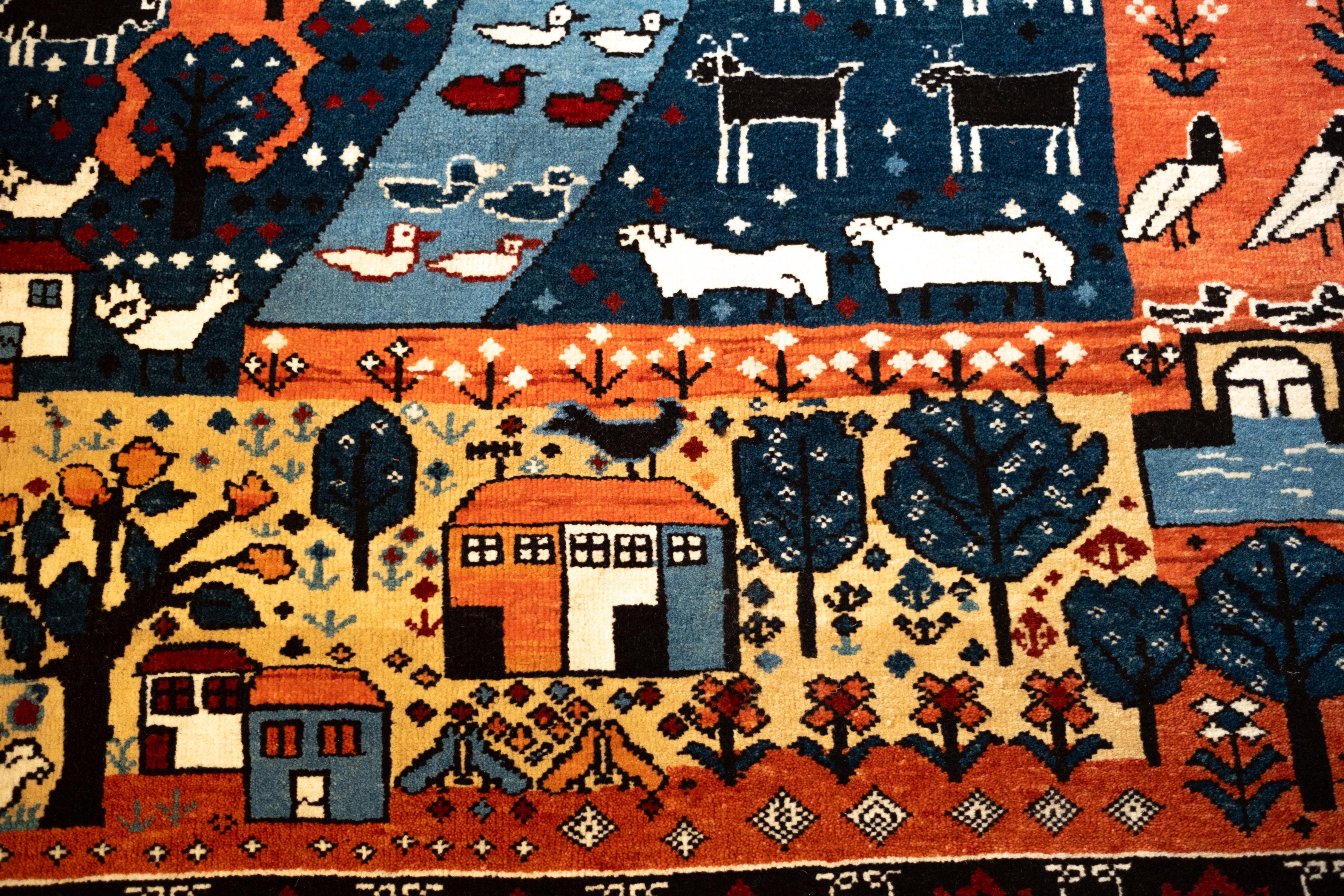 XXI secolo e contemporaneo Tappeto turco a tema villaggio di Ararat Rugs, tappeto azero, tinto naturale in vendita
