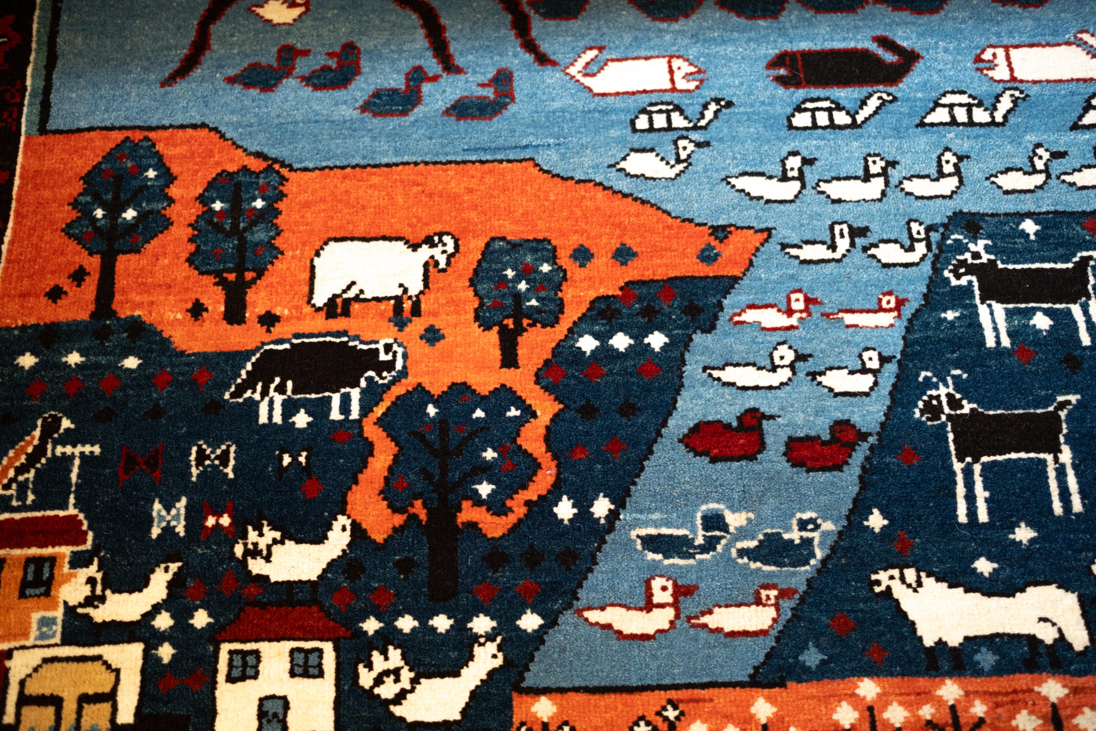 Lana Tappeto turco a tema villaggio di Ararat Rugs, tappeto azero, tinto naturale in vendita